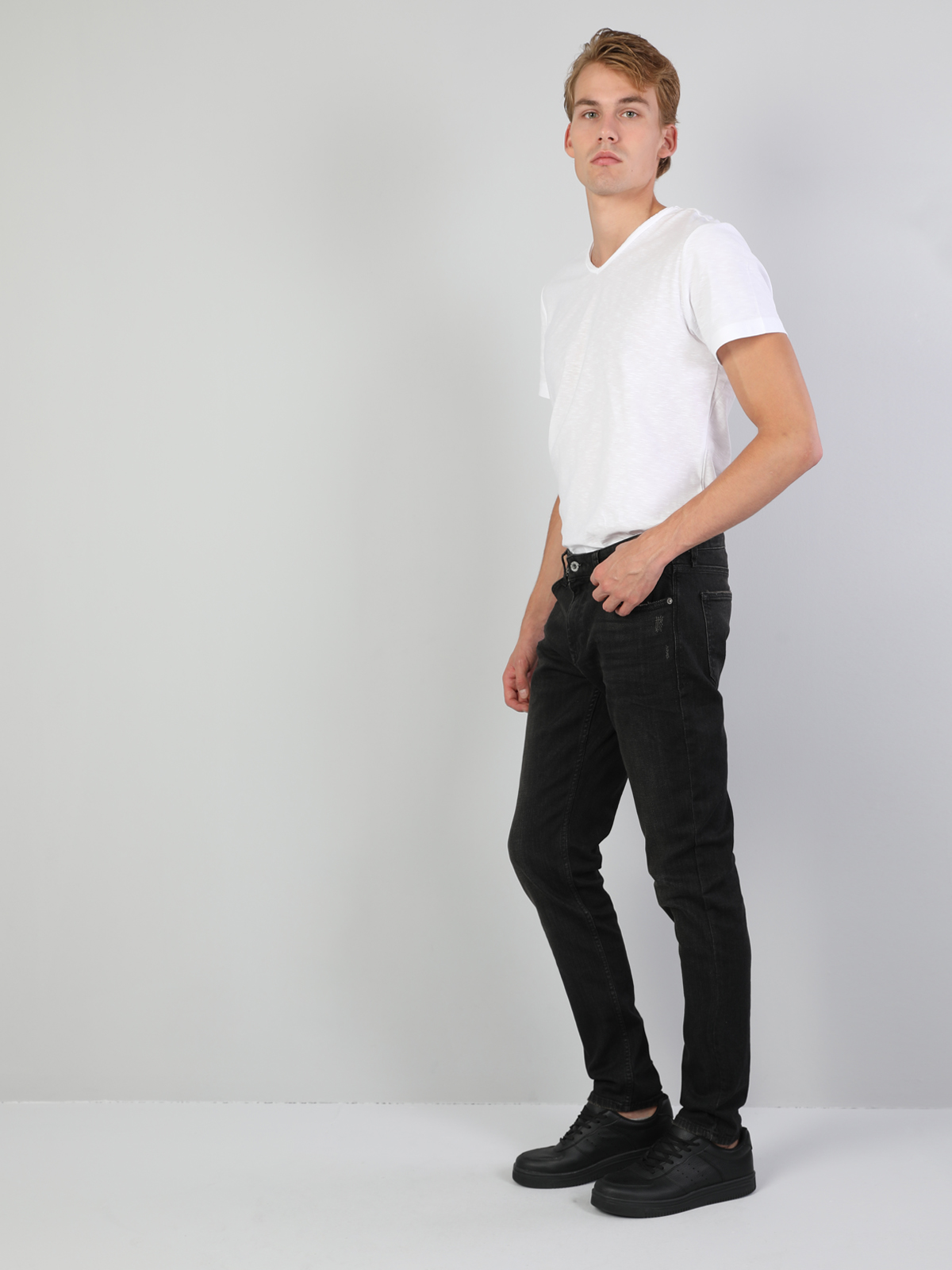 Afișați detalii pentru Pantaloni De Barbati Negru Slim Fit 041 Danny Cl1046611