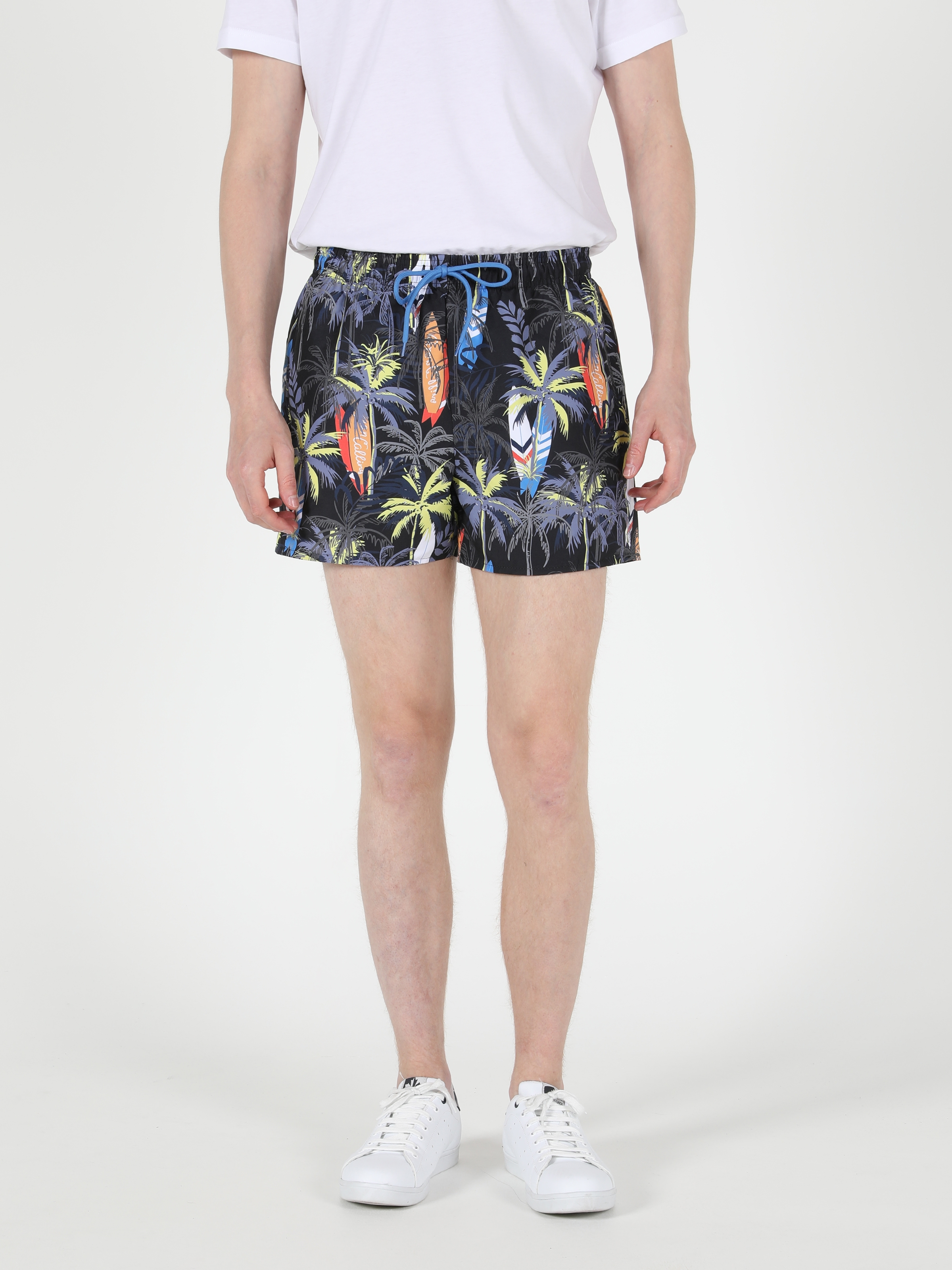 Afișați detalii pentru Short De Plaja De Barbati Multicolor Slim Fit  Cl1049398