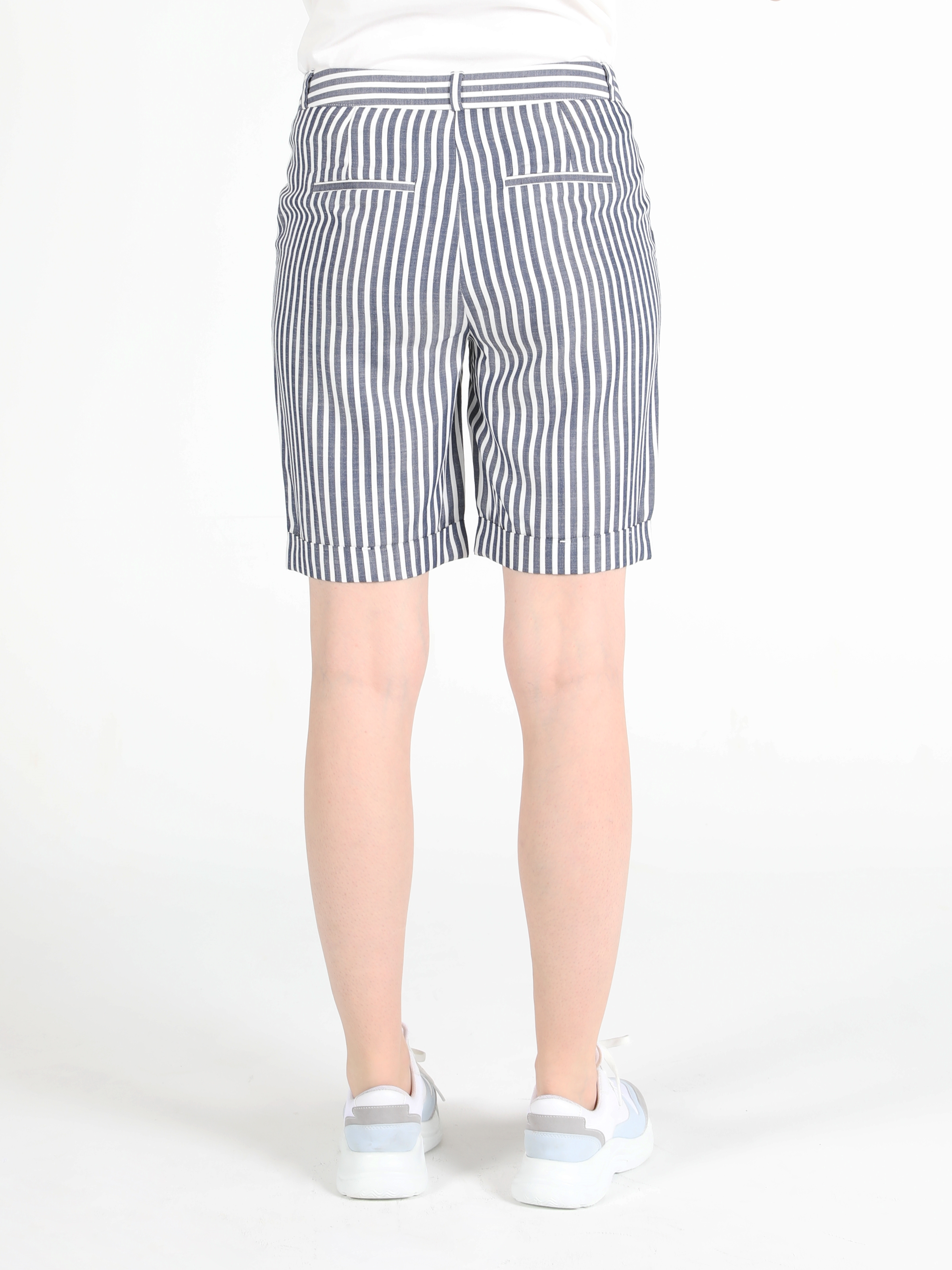 Afișați detalii pentru Regular Fit Talie Înaltă Pantaloni Scurți Bleumarin Pentru Femei