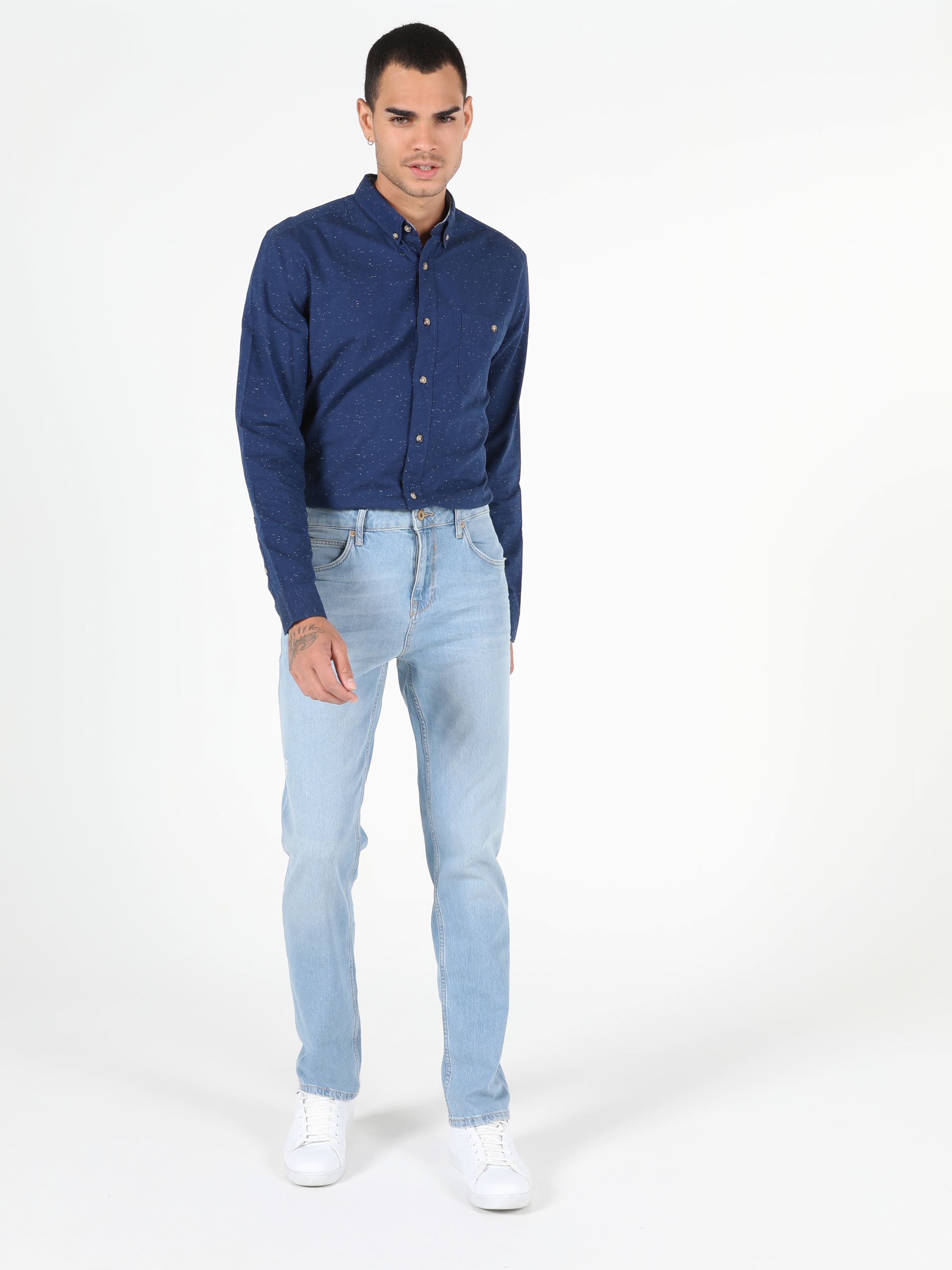 Afișați detalii pentru Pantaloni De Barbati Denim Straight Fit 044 Karl Cl1050266