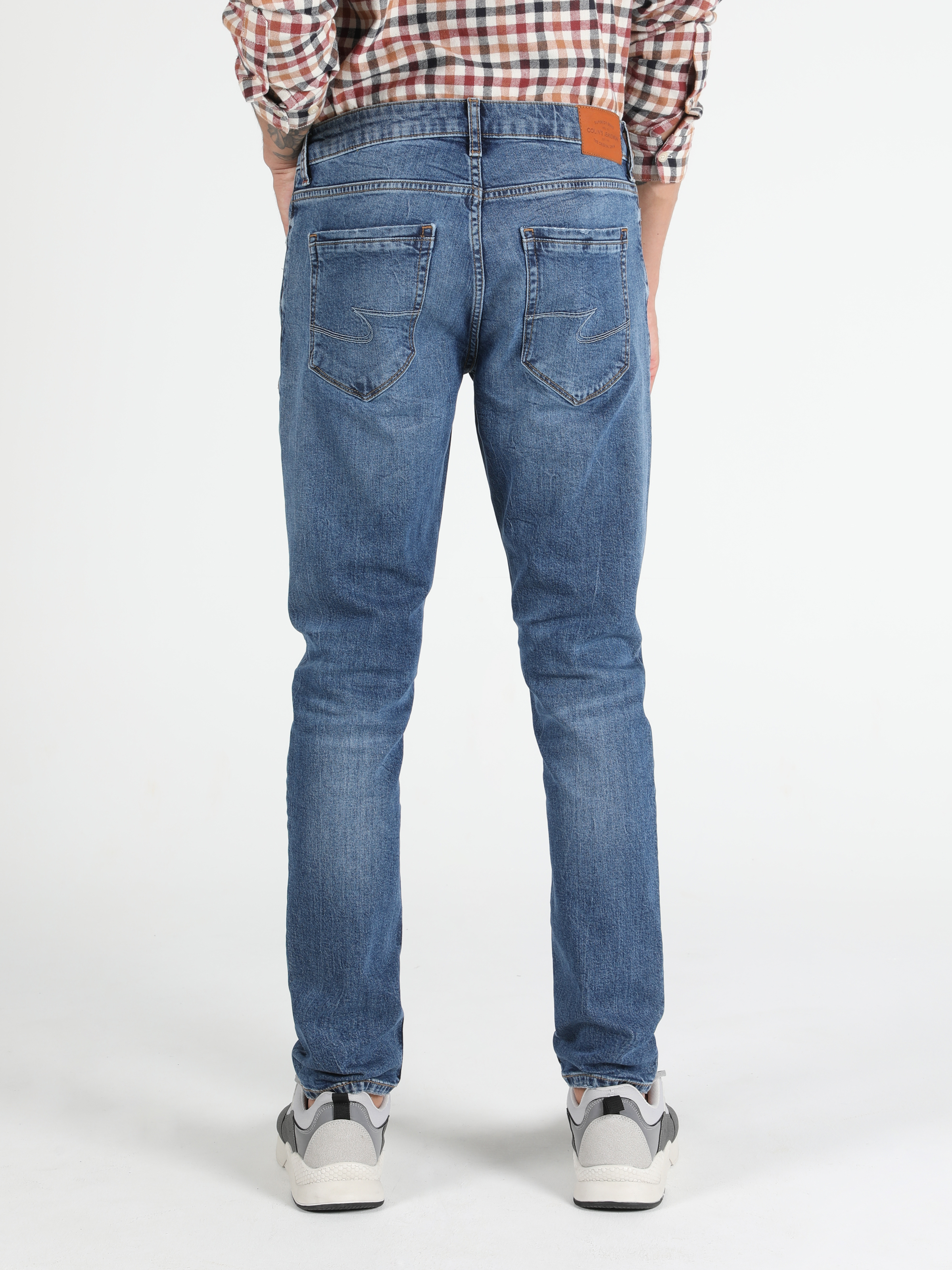 Afișați detalii pentru Pantaloni De Barbati Denim Straight Fit 044 Karl Cl1050583