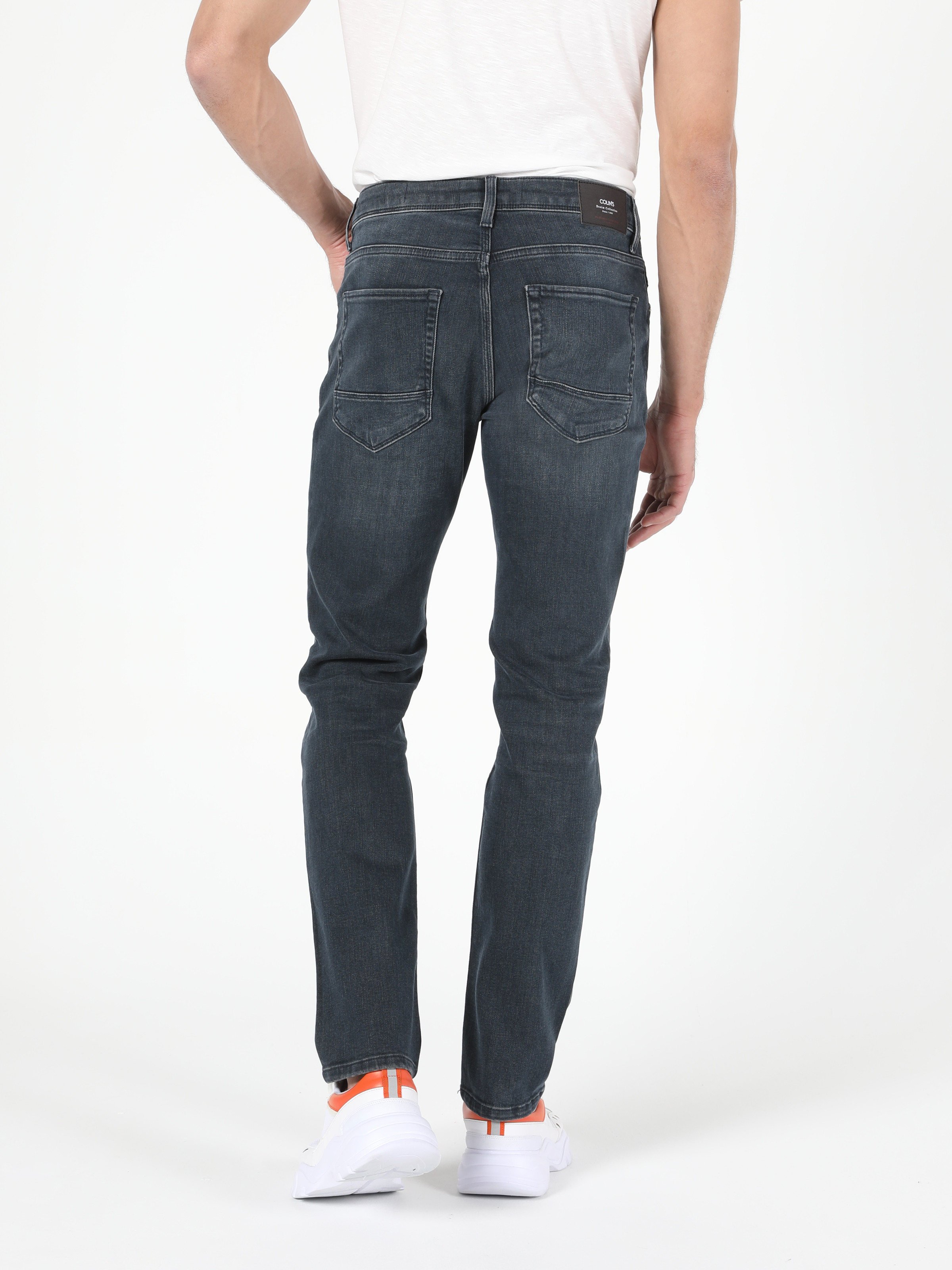 Afișați detalii pentru Pantaloni De Barbati Denim Straight Fit 044 Karl Cl1052764