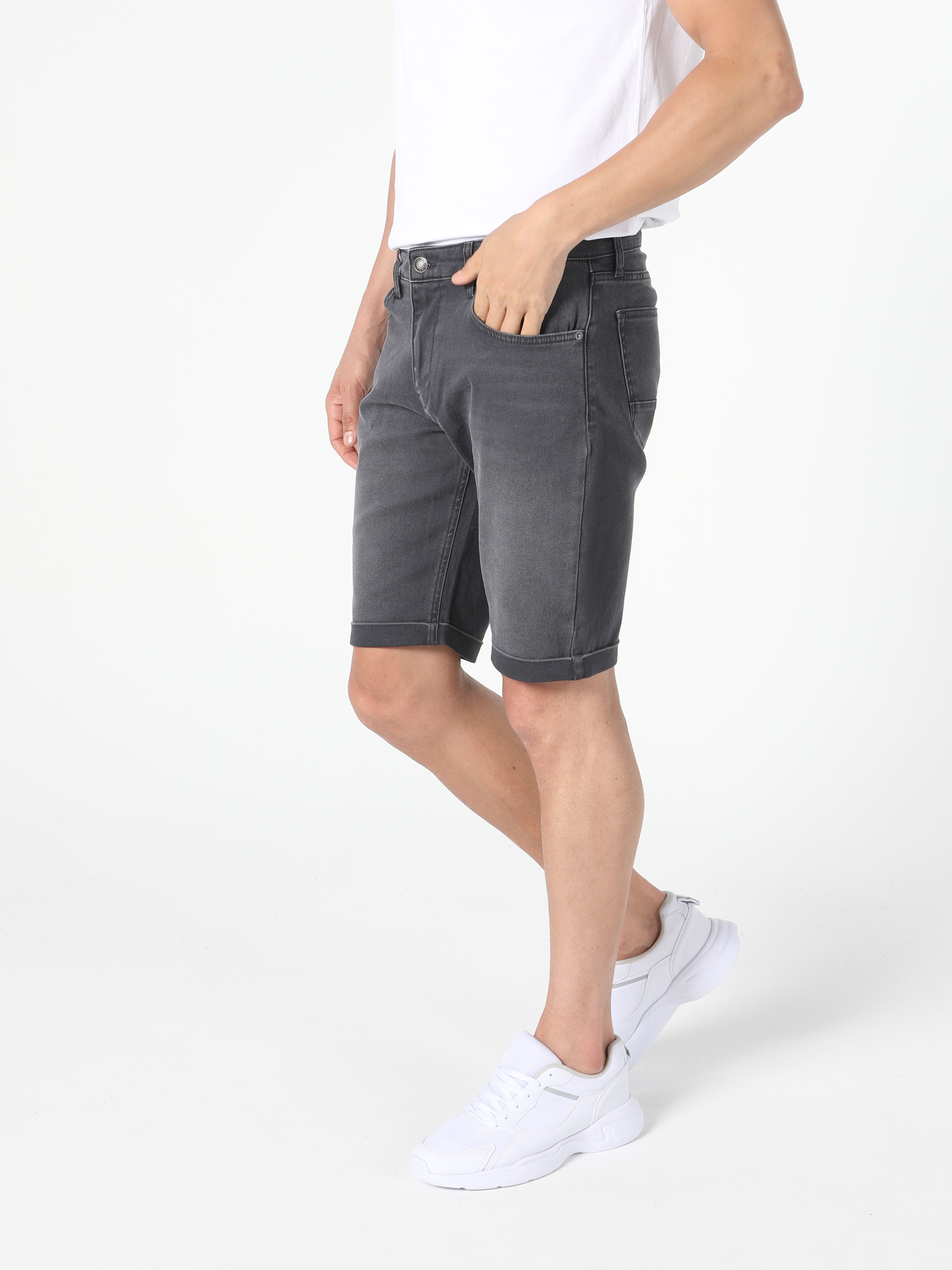 Afișați detalii pentru Short / Pantaloni Scurti De Barbati Antracit Regular Fit  CL1049756