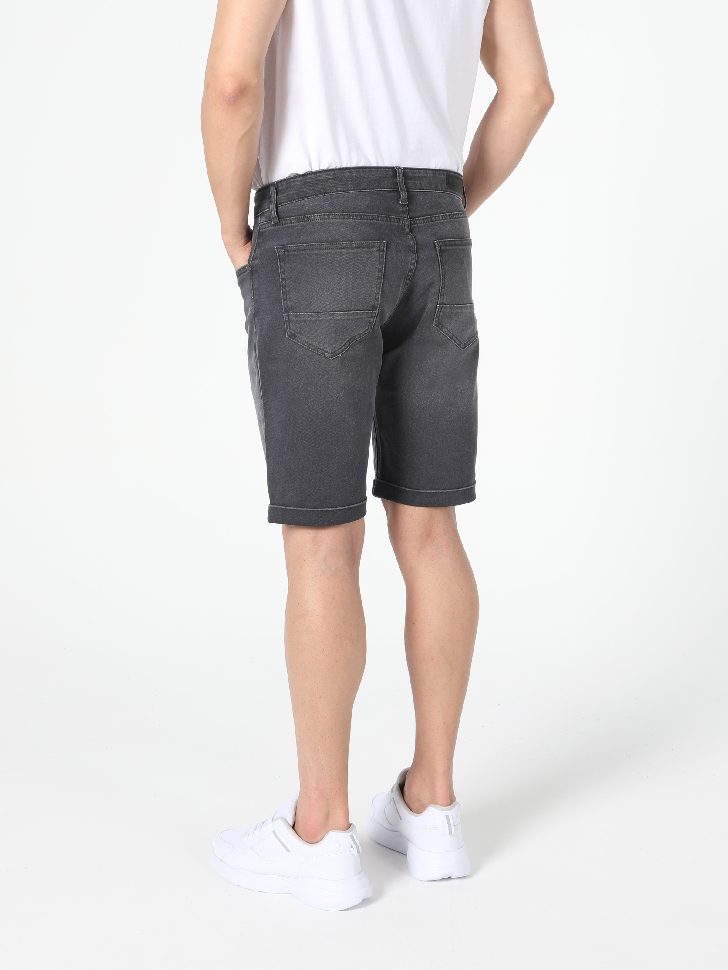 Afișați detalii pentru Short / Pantaloni Scurti De Barbati Antracit Regular Fit  CL1049756