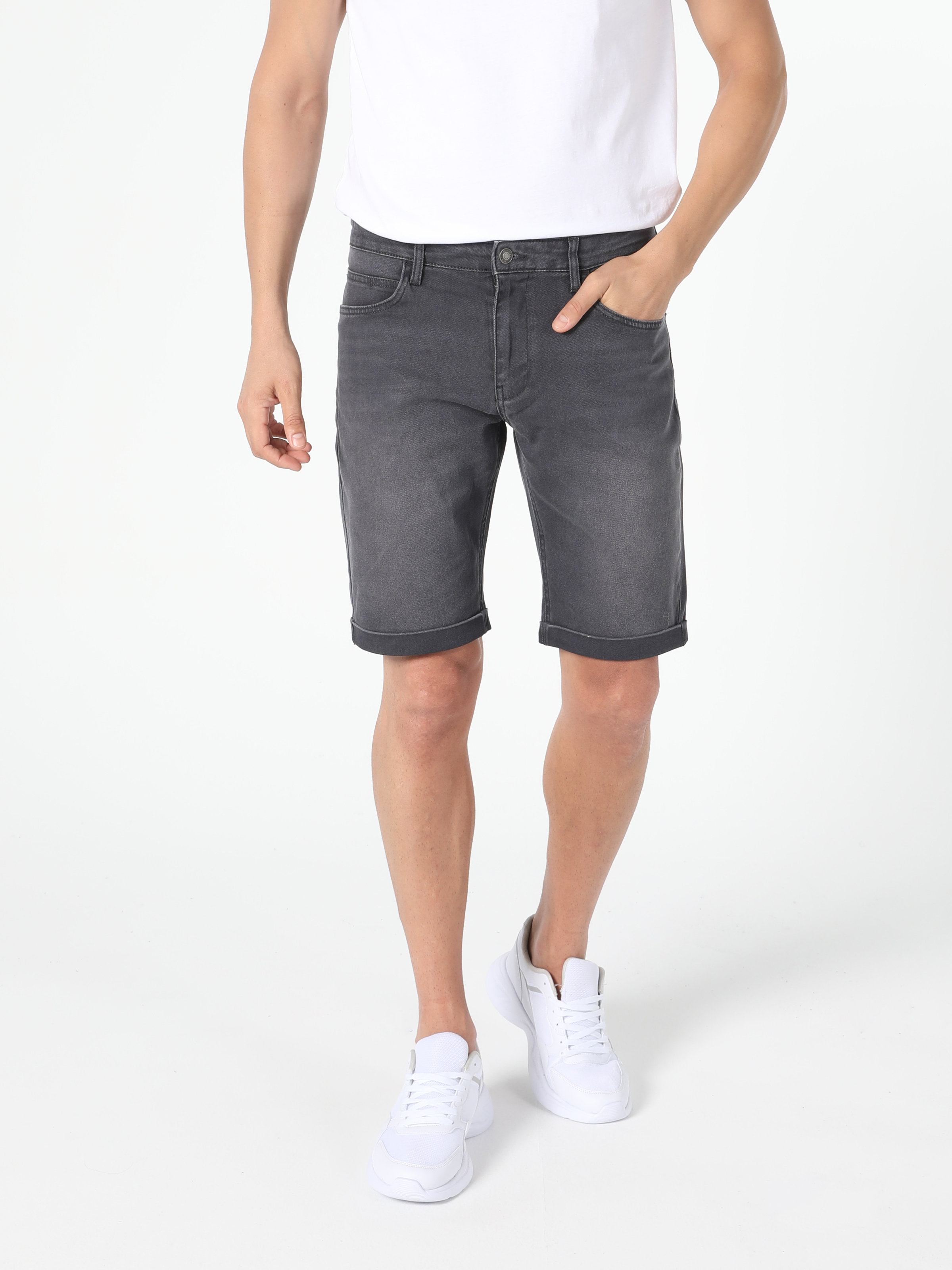 Afișați detalii pentru Short / Pantaloni Scurti De Barbati Antracit Regular Fit  CL1049756