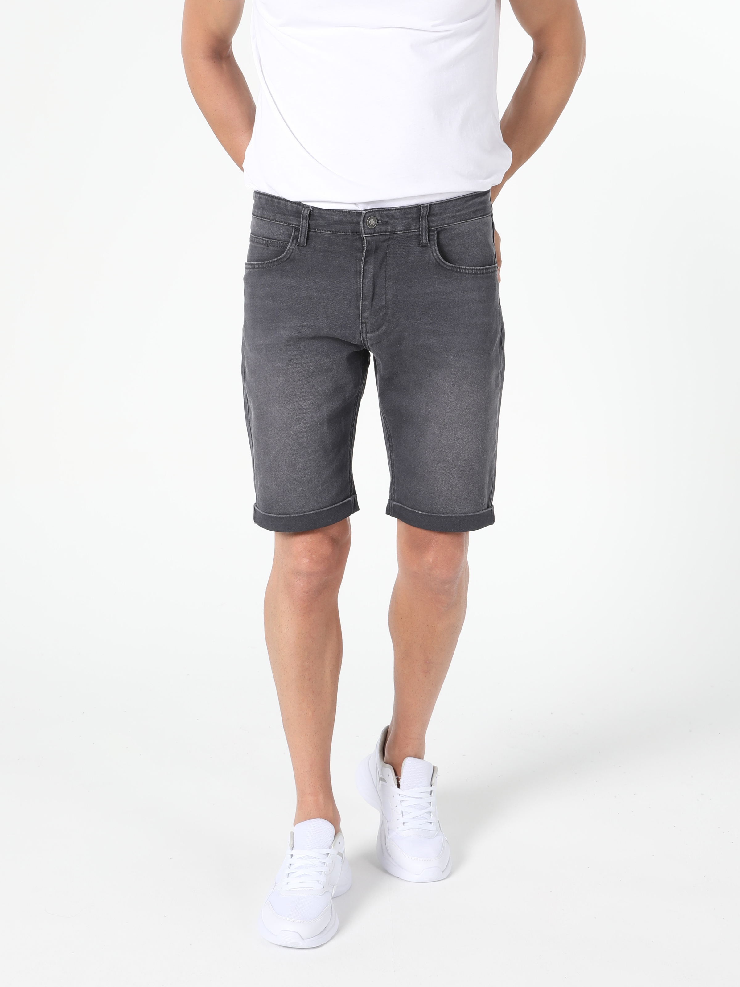 Afișați detalii pentru Short / Pantaloni Scurti De Barbati Antracit Regular Fit  CL1049756