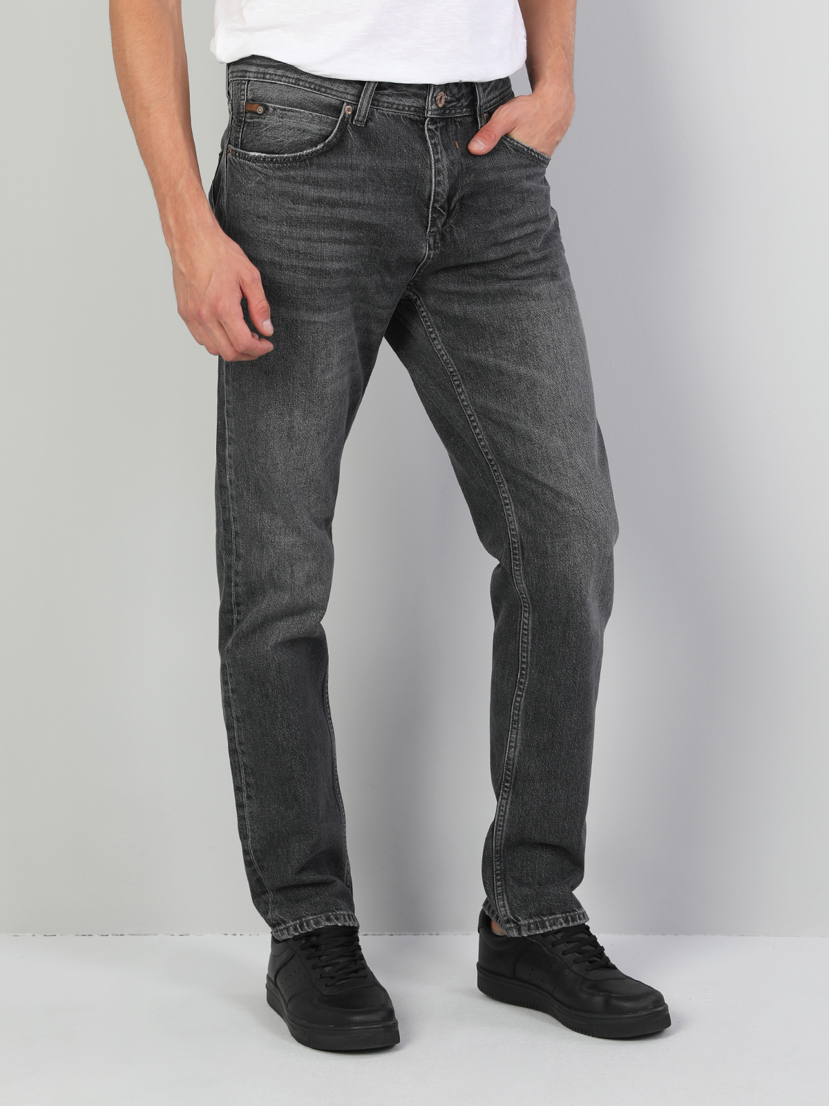 Afișați detalii pentru Pantaloni De Barbati Albastru Straight Fit 044 Karl Cl1046631