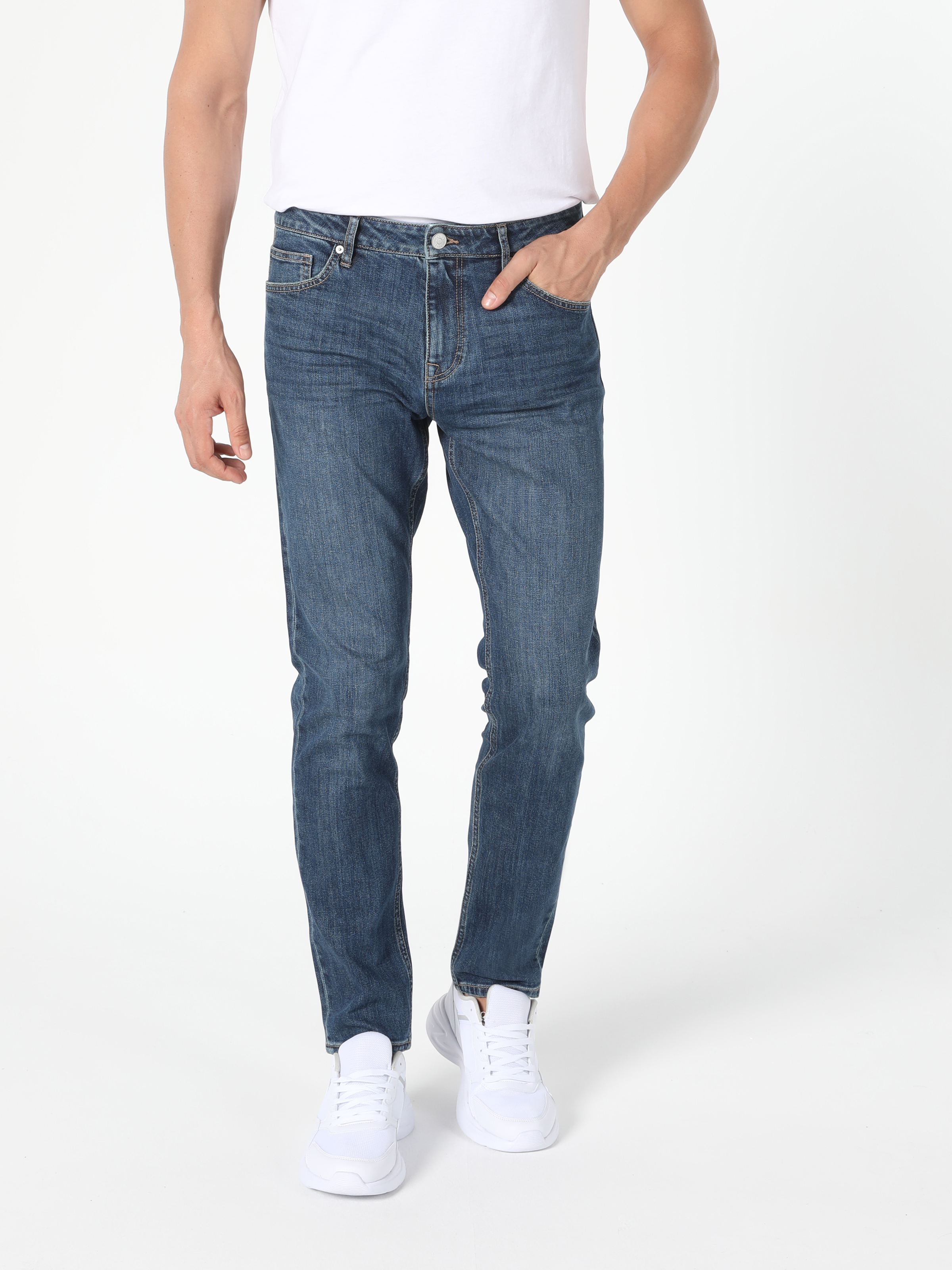 Afișați detalii pentru Pantaloni De Barbati Albastru Slim Fit-low Rise-slim Leg 044 Karl Cl1031095