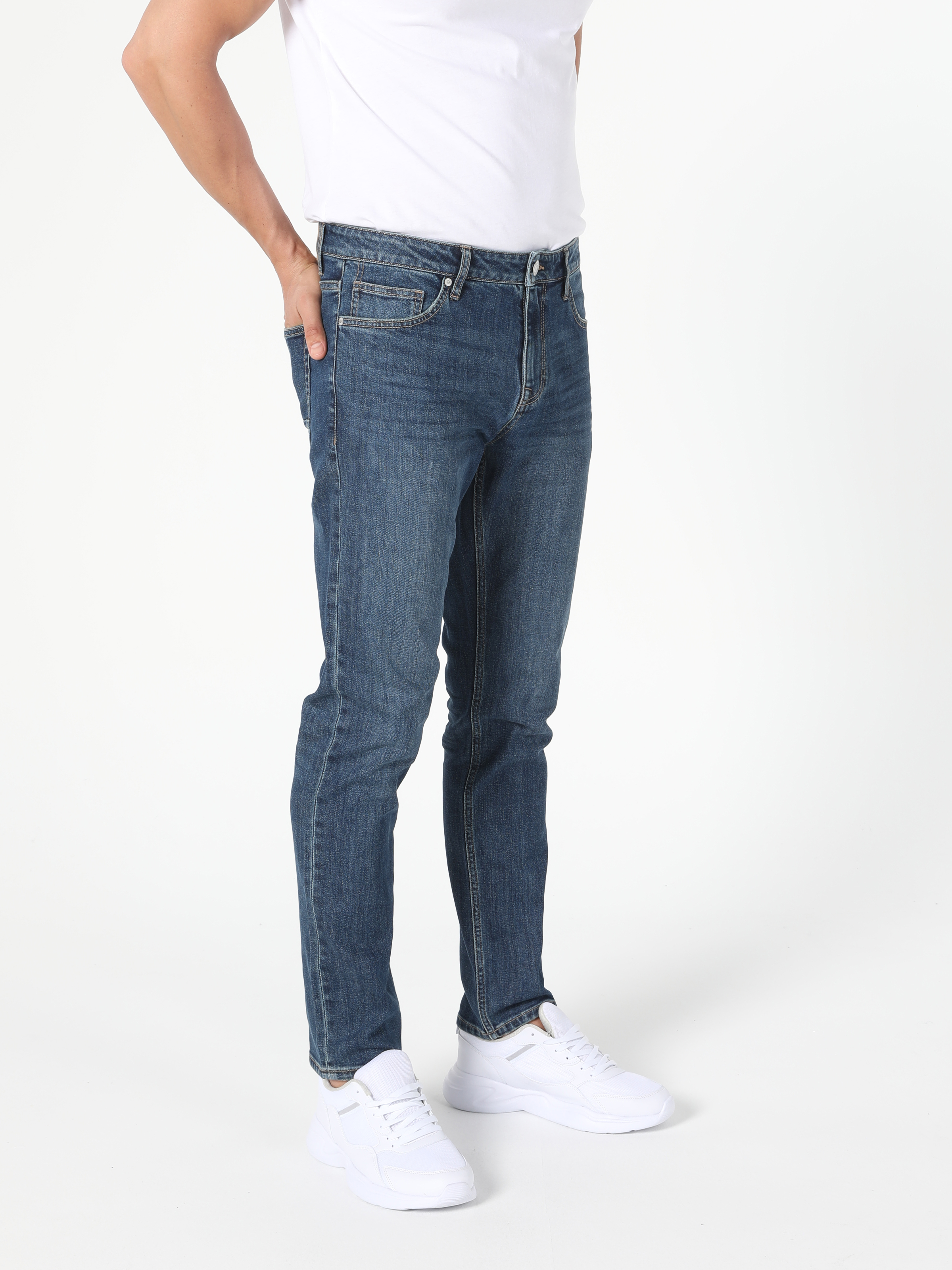 Afișați detalii pentru Pantaloni De Barbati Albastru Slim Fit-low Rise-slim Leg 044 Karl Cl1031095