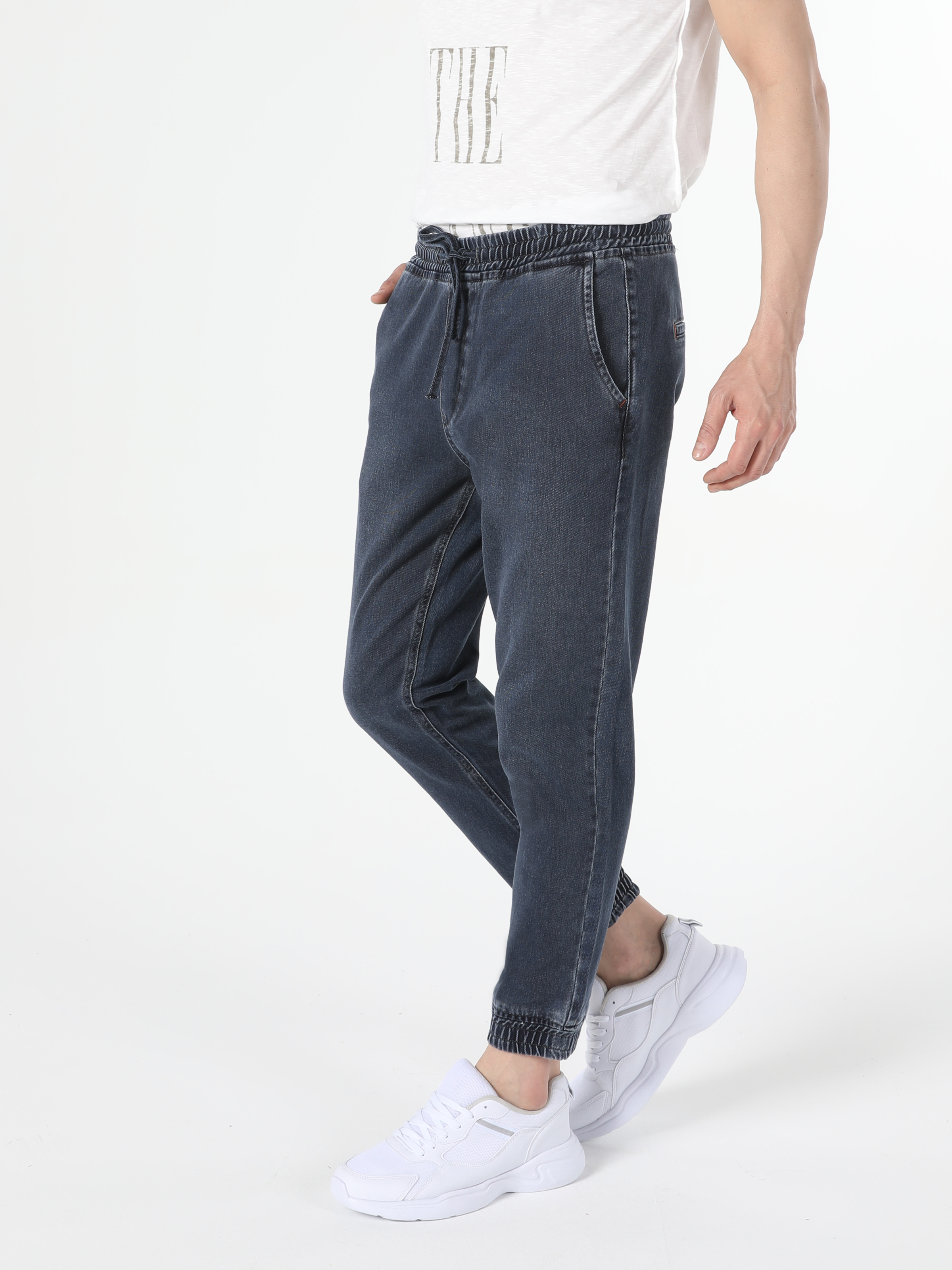 Afișați detalii pentru Pantaloni De Barbati Denim Jogger Fit 043 Mark Cl1055487