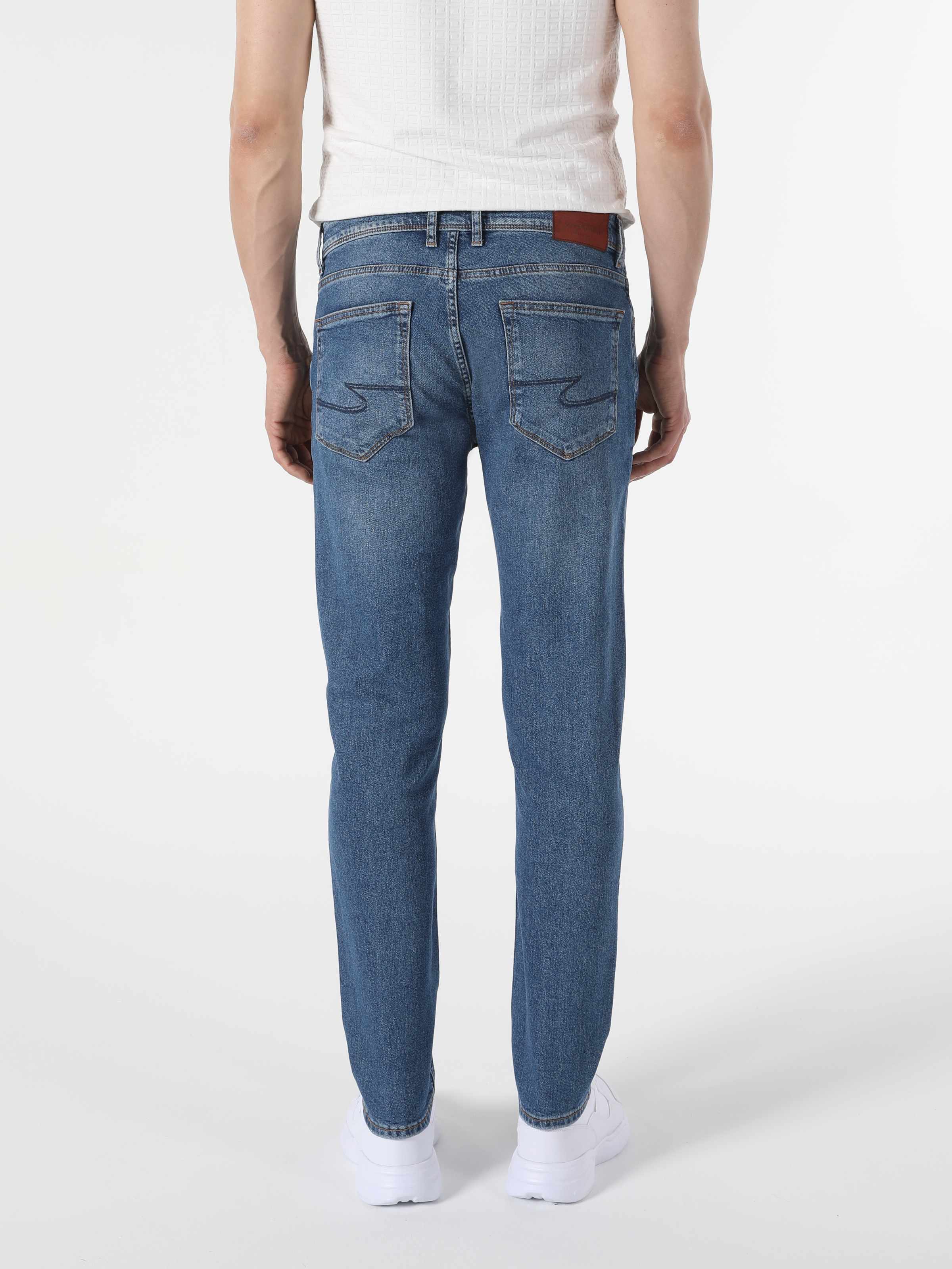 Afișați detalii pentru Pantaloni De Barbati Denim Straight Fit 044 Karl Cl1055454