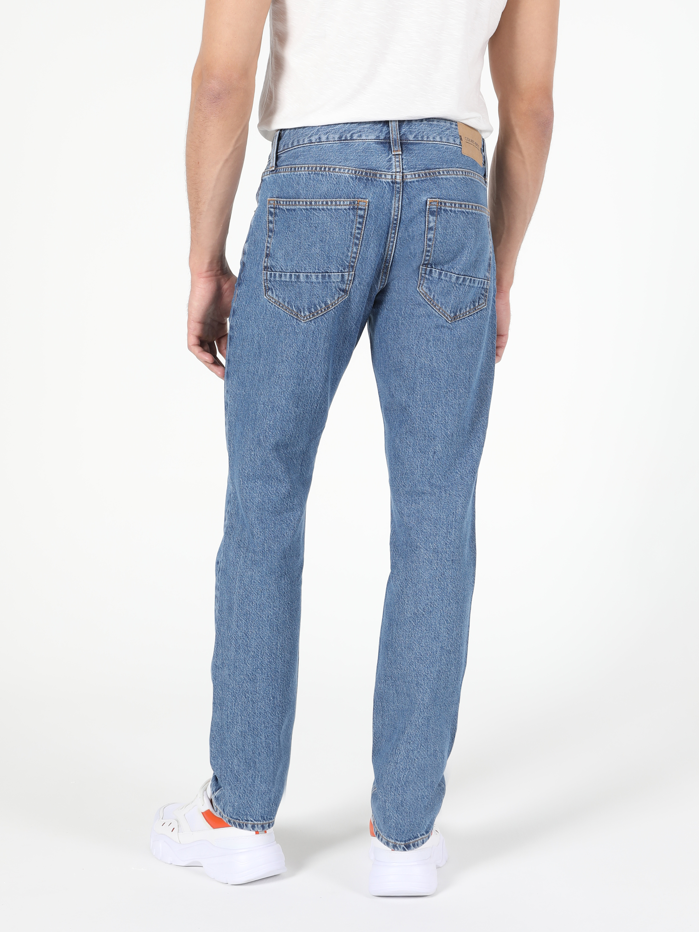 Afișați detalii pentru Pantaloni De Barbati Denim Straight Fit 044 Karl Cl1054651