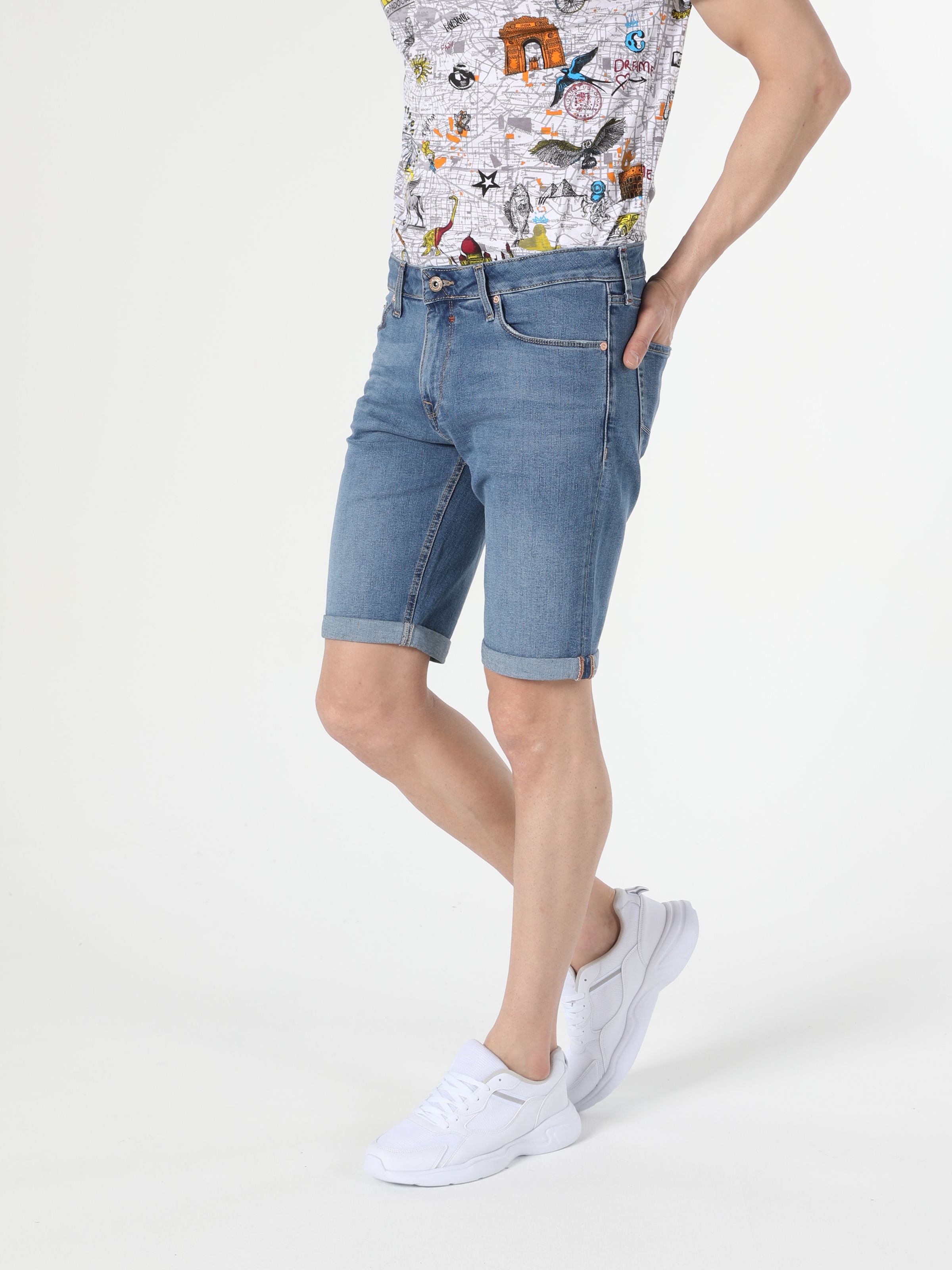 Afișați detalii pentru Short / Pantaloni Scurti De Barbati Denim Straight Fit 044 Karl Cl1054566