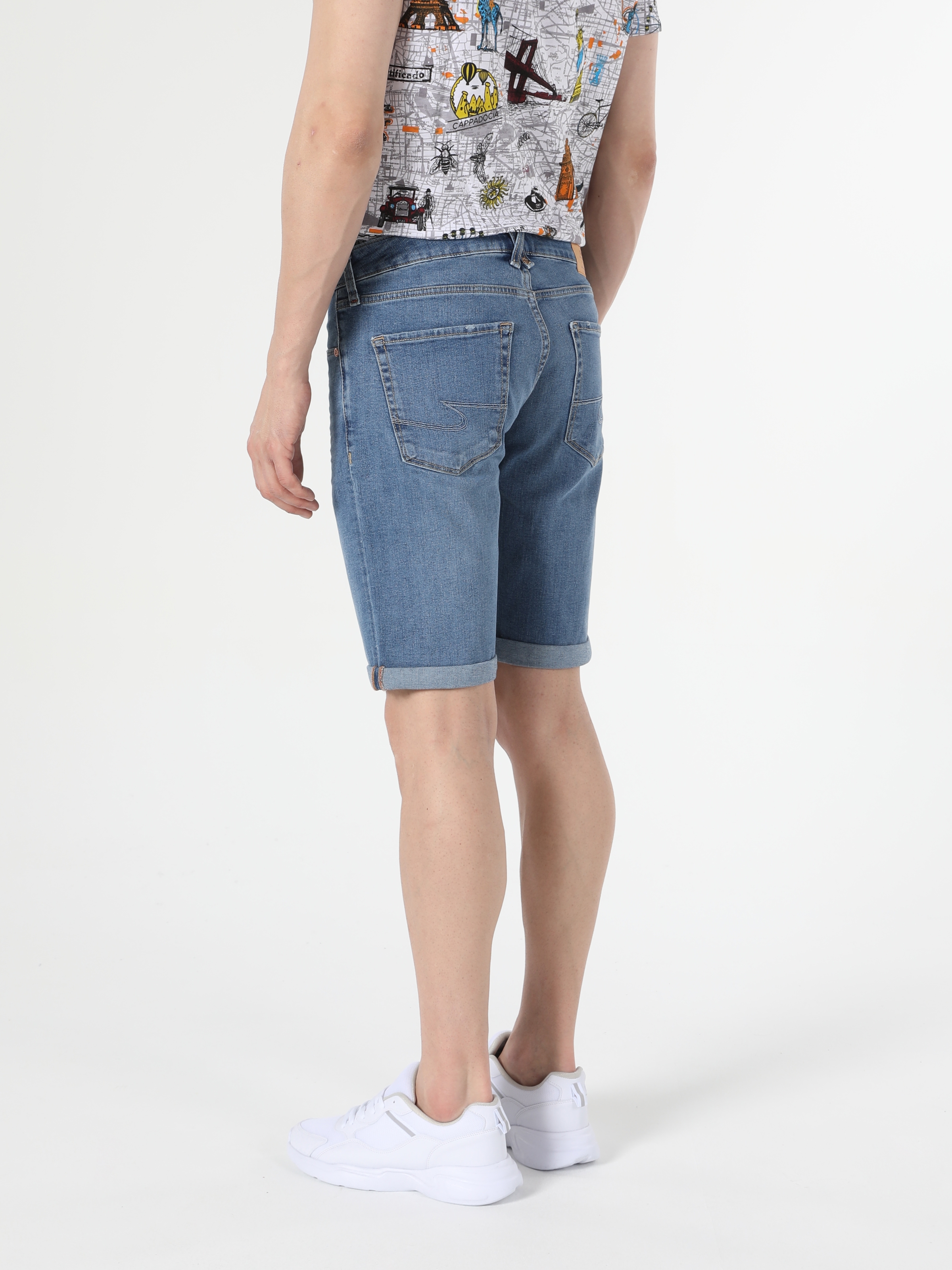 Afișați detalii pentru Short / Pantaloni Scurti De Barbati Denim Straight Fit 044 Karl Cl1054566