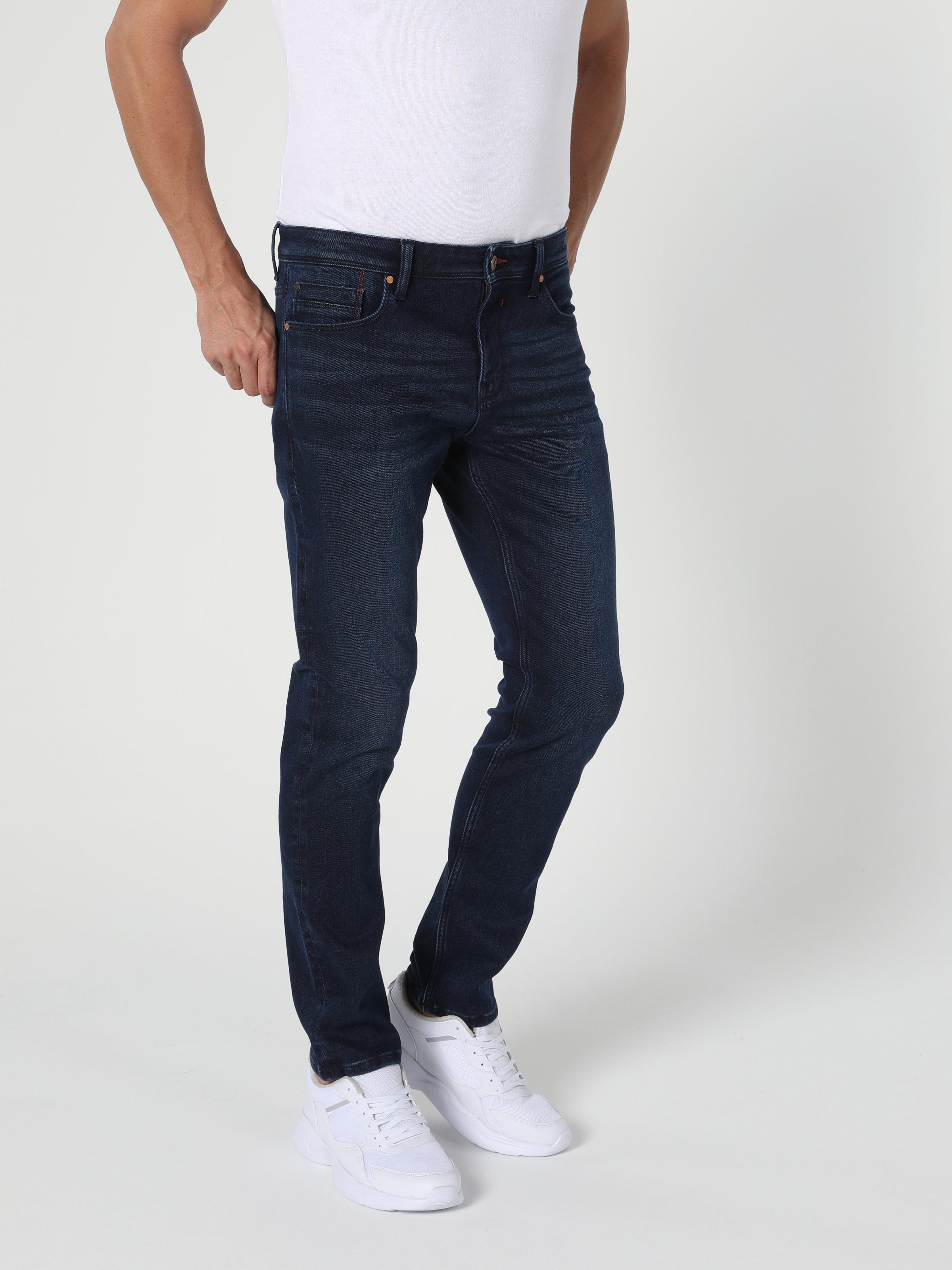 Afișați detalii pentru Pantaloni De Barbati Denim Straight Fit 044 Karl Cl1055702