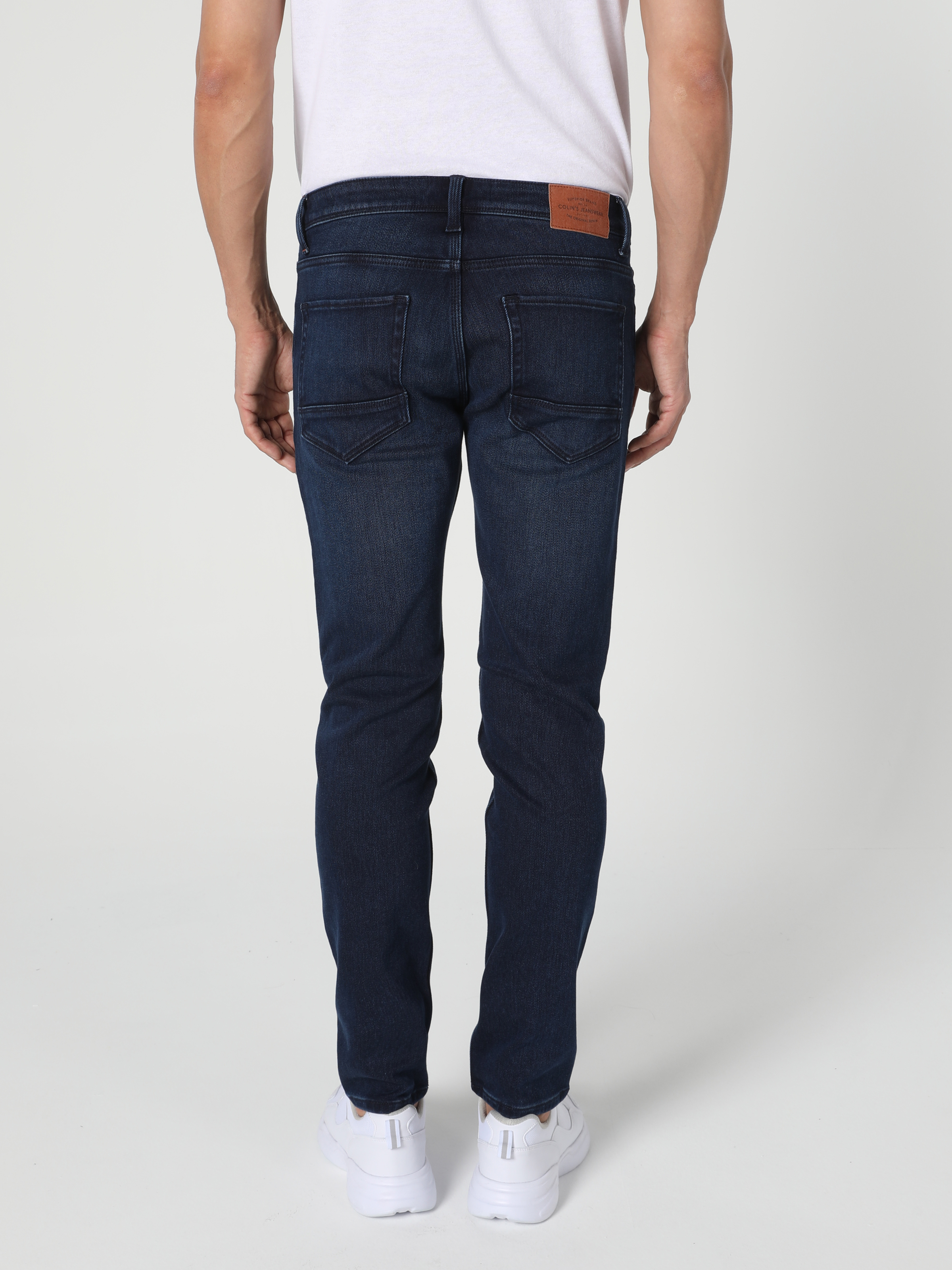 Afișați detalii pentru Pantaloni De Barbati Denim Straight Fit 044 Karl Cl1055702