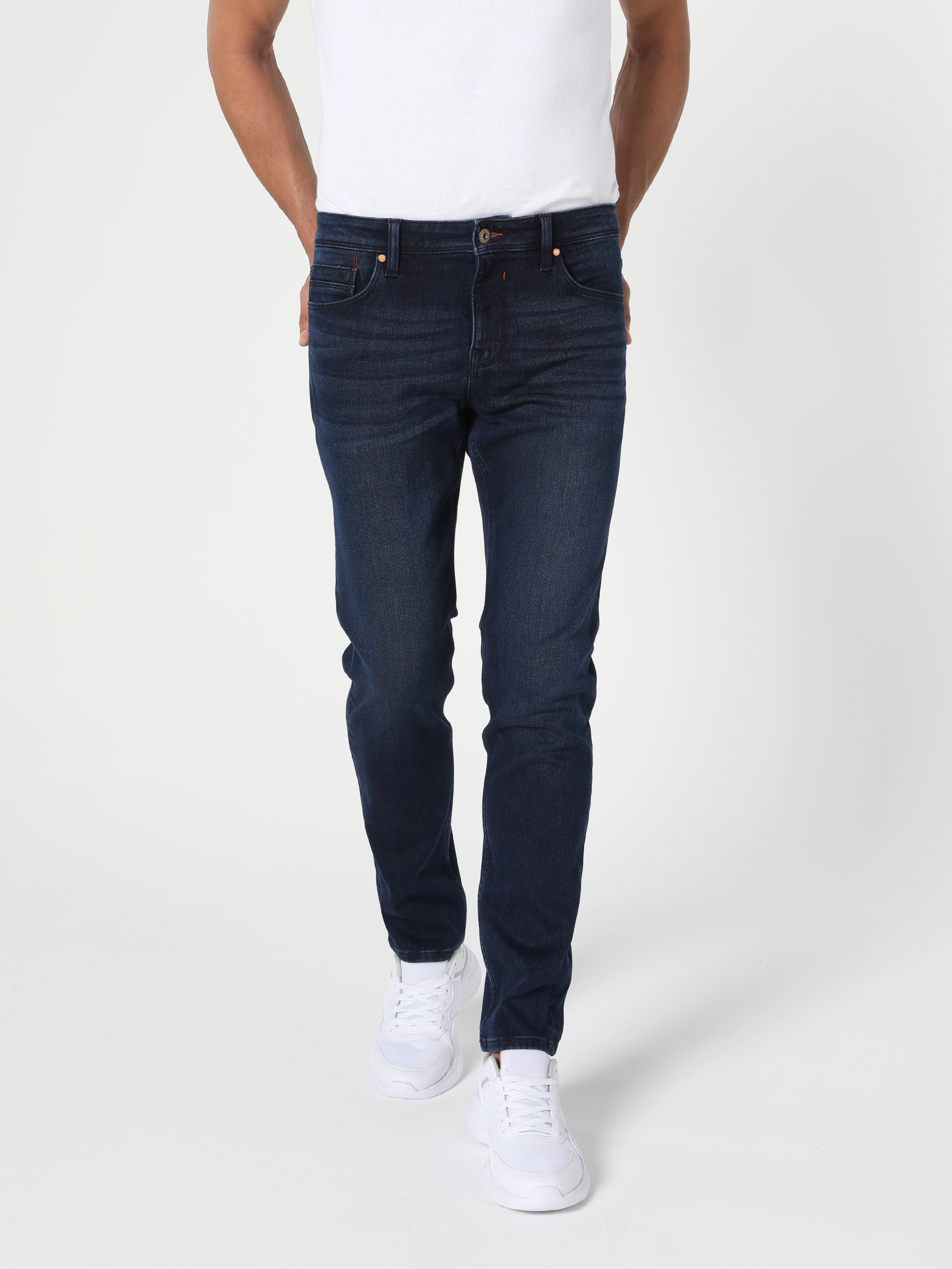 Afișați detalii pentru Pantaloni De Barbati Denim Straight Fit 044 Karl Cl1055702