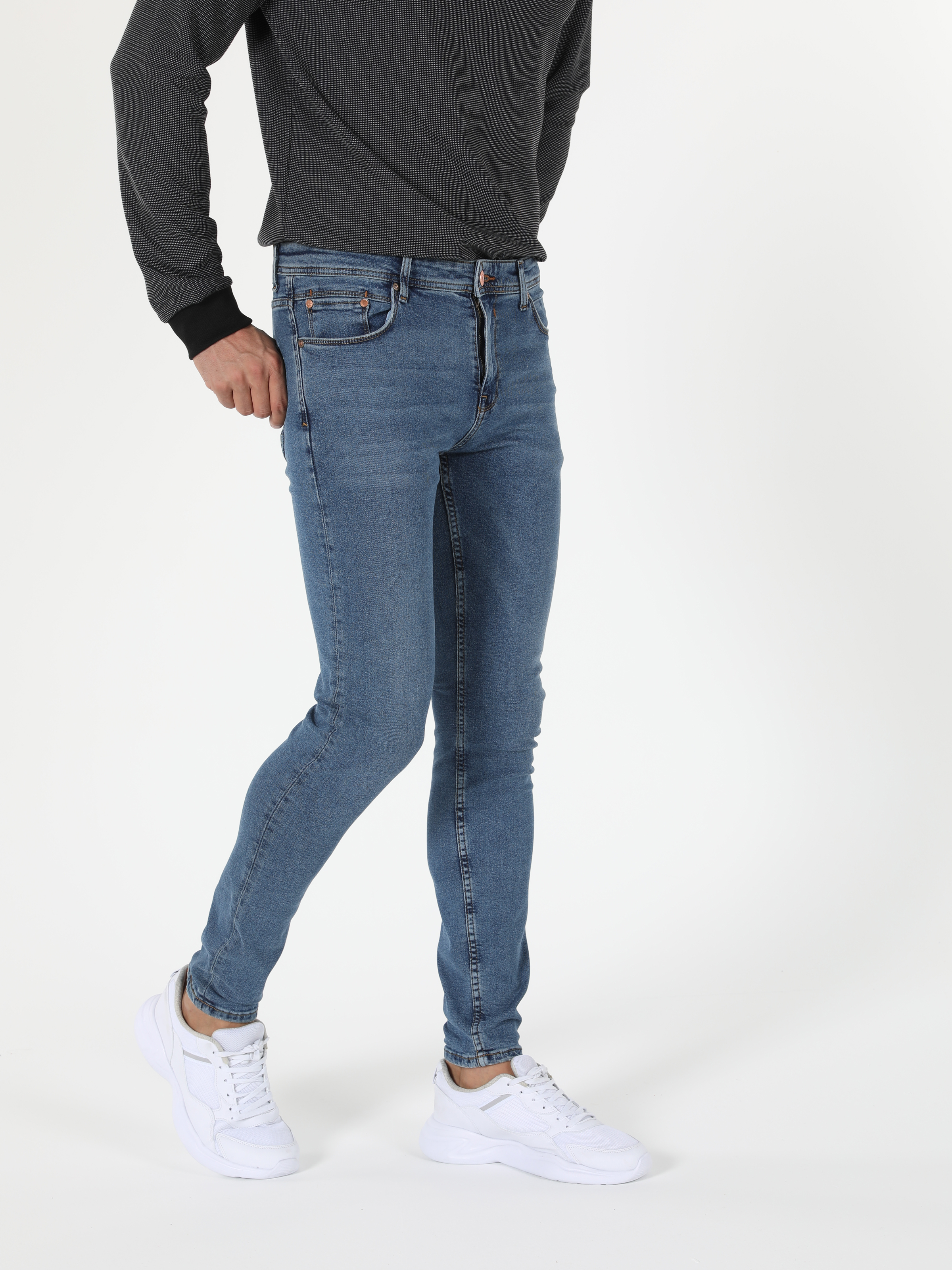 Afișați detalii pentru Pantaloni De Barbati Denim Skinny Fit 040 Alex Cl1056171