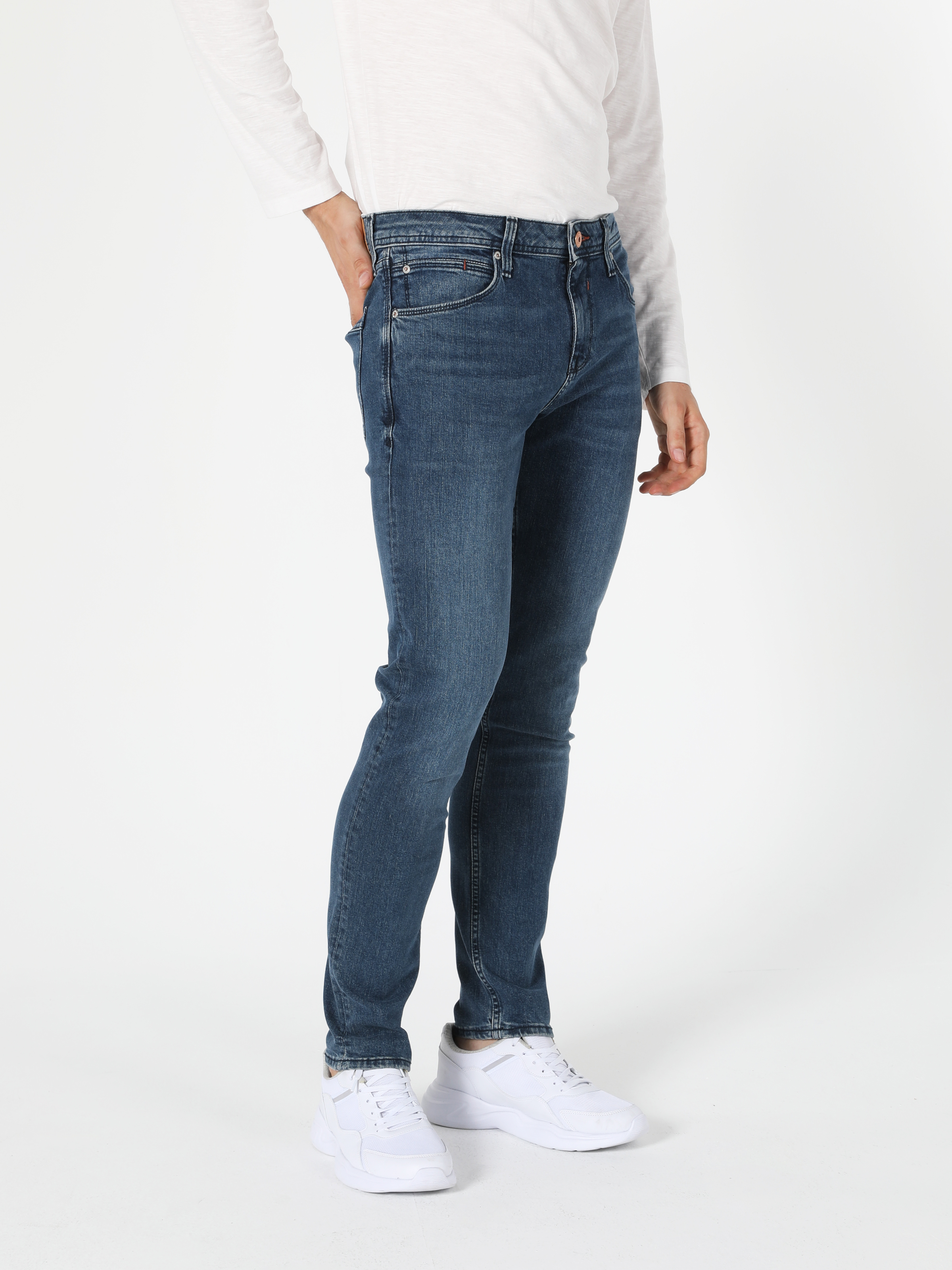 Afișați detalii pentru Pantaloni De Barbati Denim Straight Fit 044 Karl Cl1056199