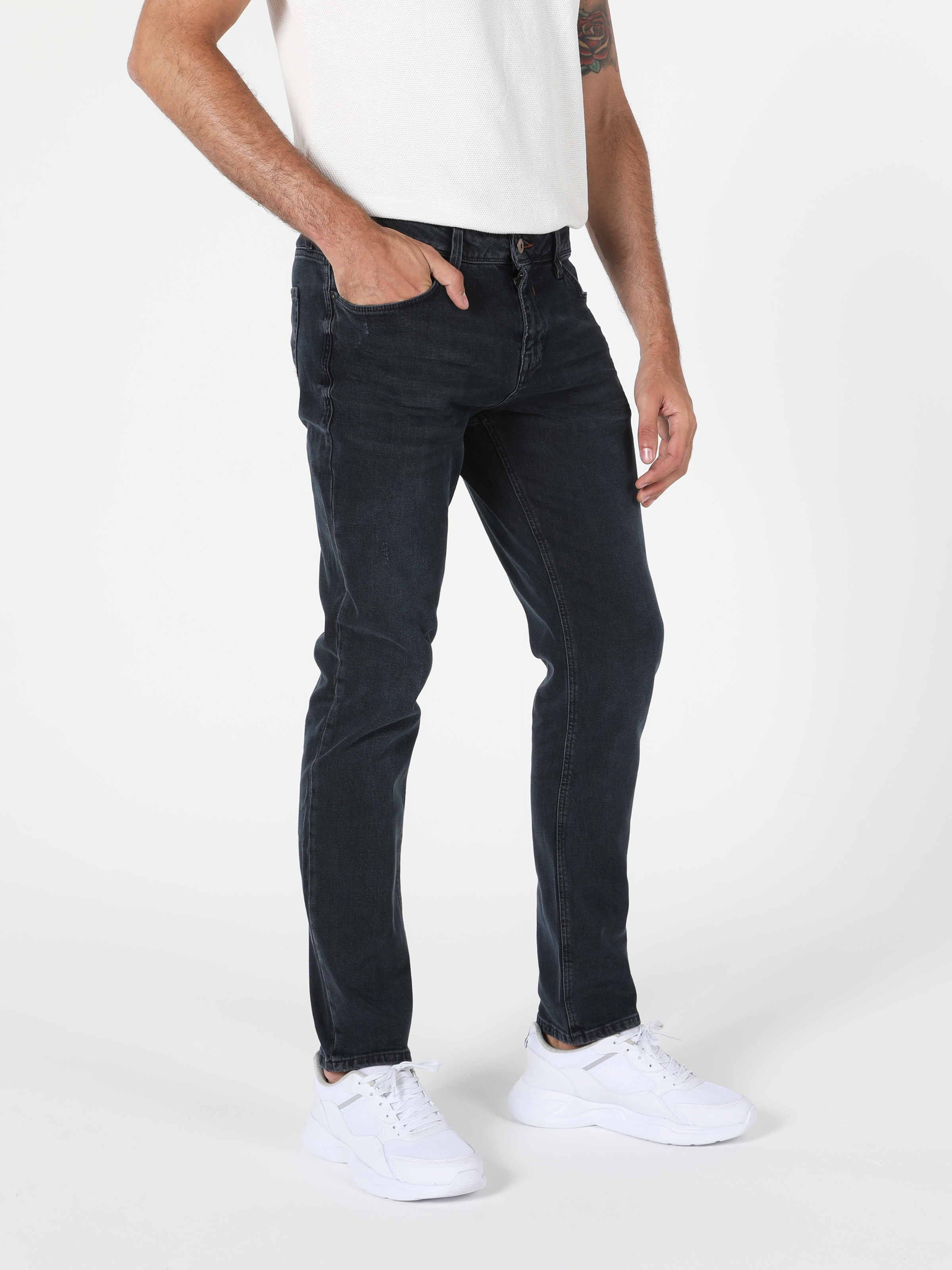 Afișați detalii pentru Pantaloni De Barbati Albastru Marin Straight Fit 044 Karl Cl1056622