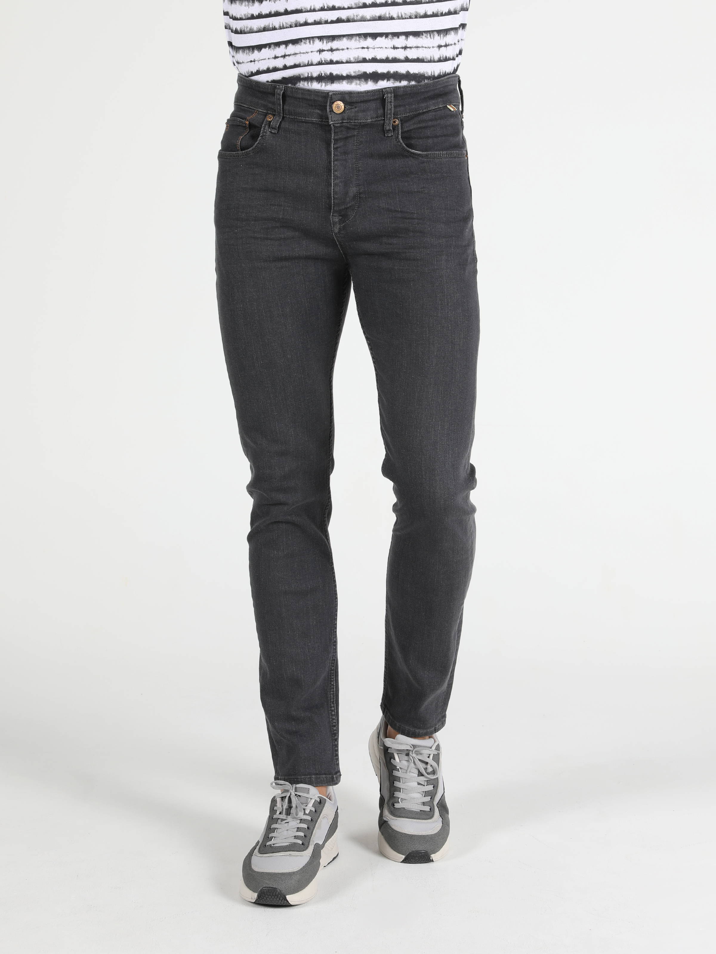 Afișați detalii pentru Pantaloni De Barbati Denim Skinny Fit  Cl1050292