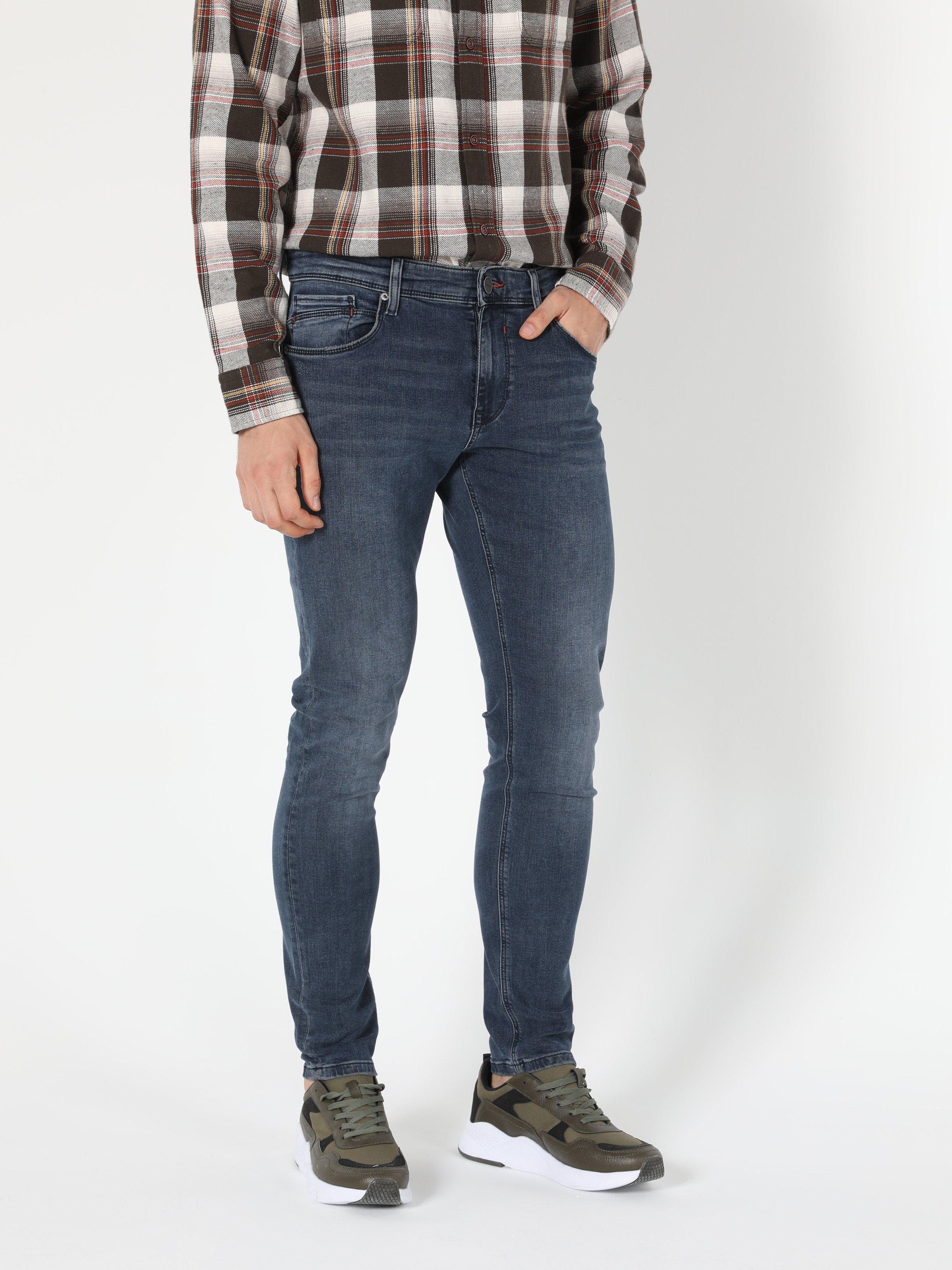 Afișați detalii pentru Pantaloni De Barbati Denim Slim Fit 041 Danny Cl1056181