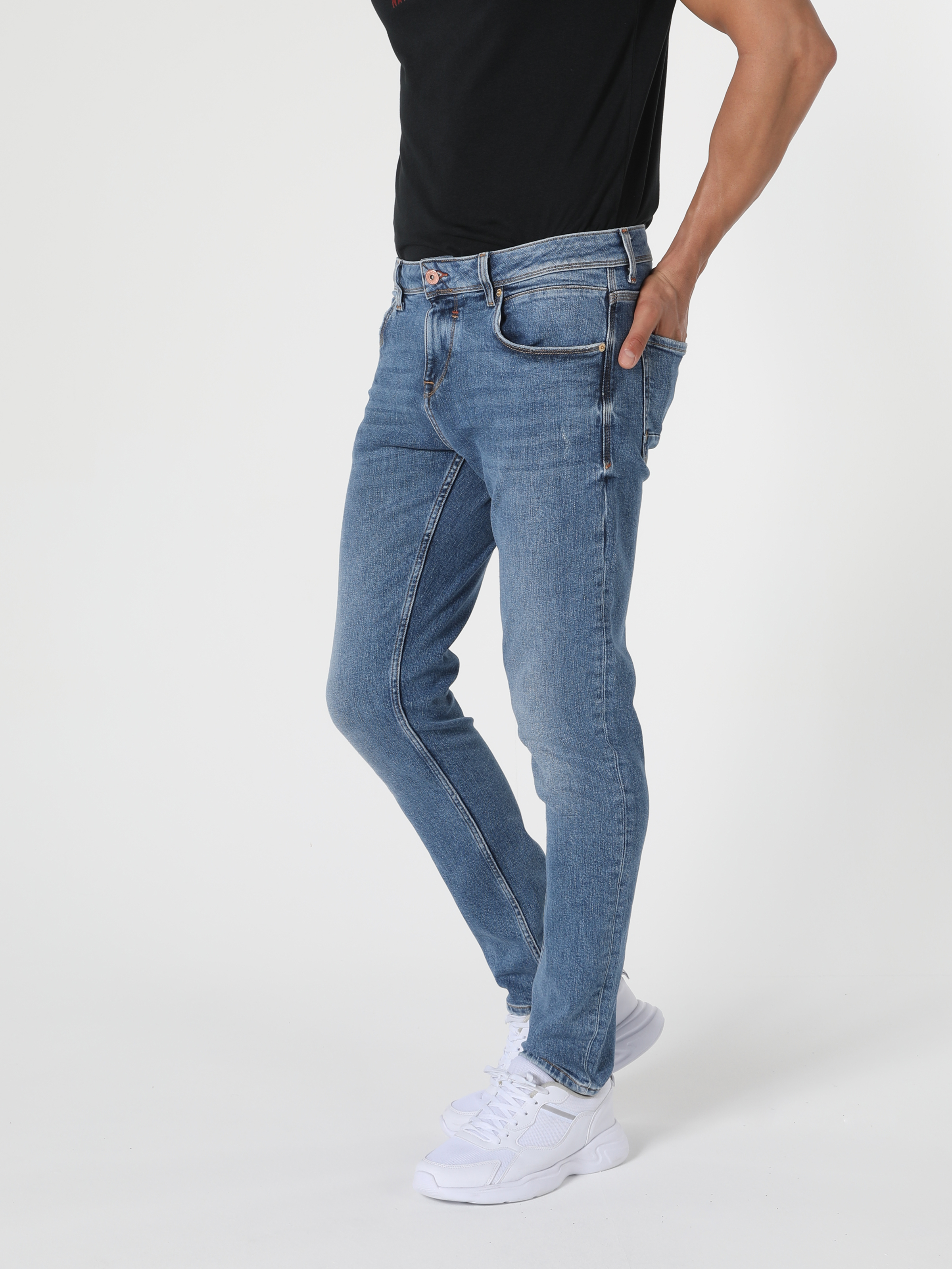 Afișați detalii pentru Pantaloni De Barbati Denim Straight Fit 044 Karl