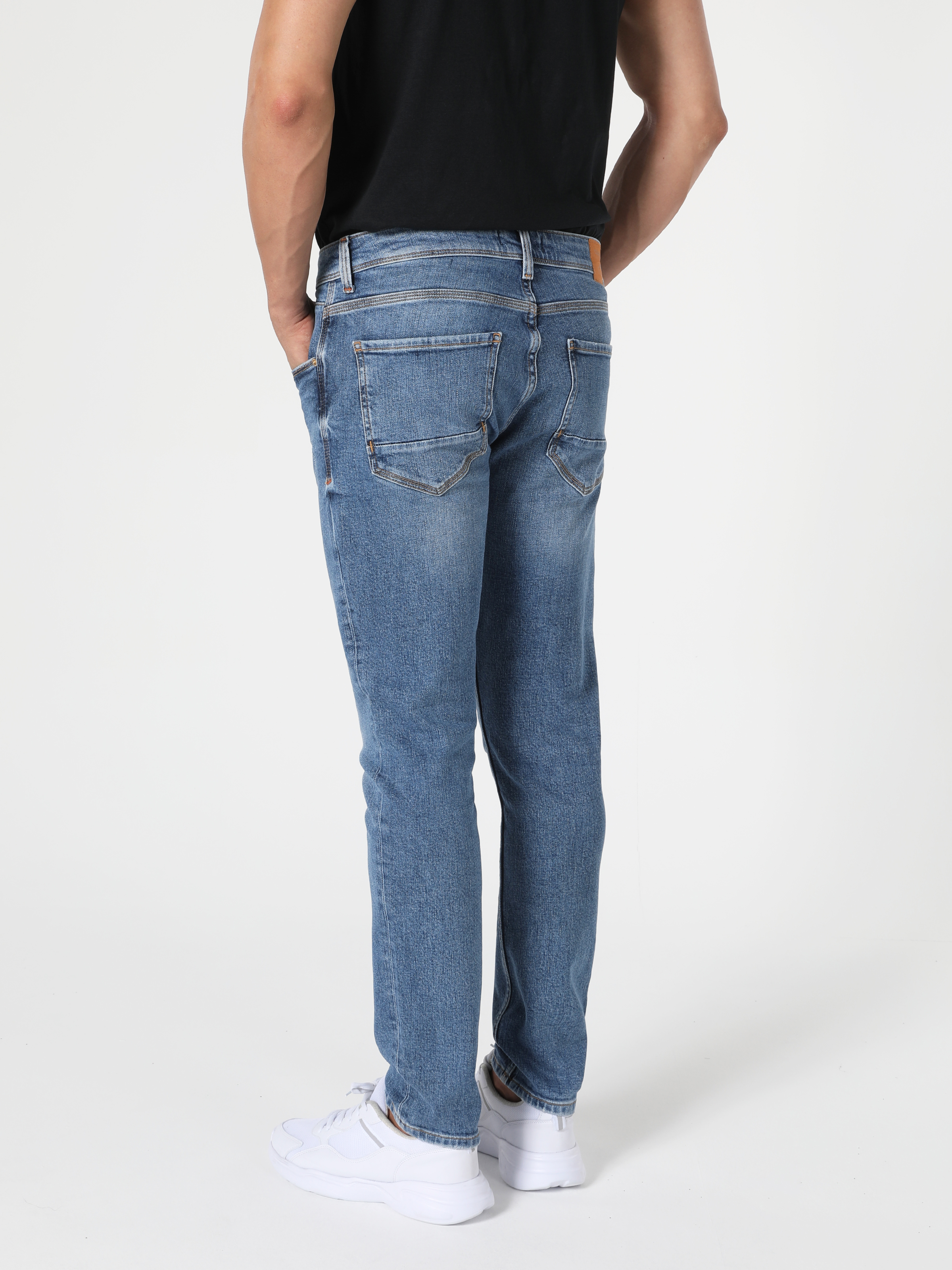 Afișați detalii pentru Pantaloni De Barbati Denim Straight Fit 044 Karl