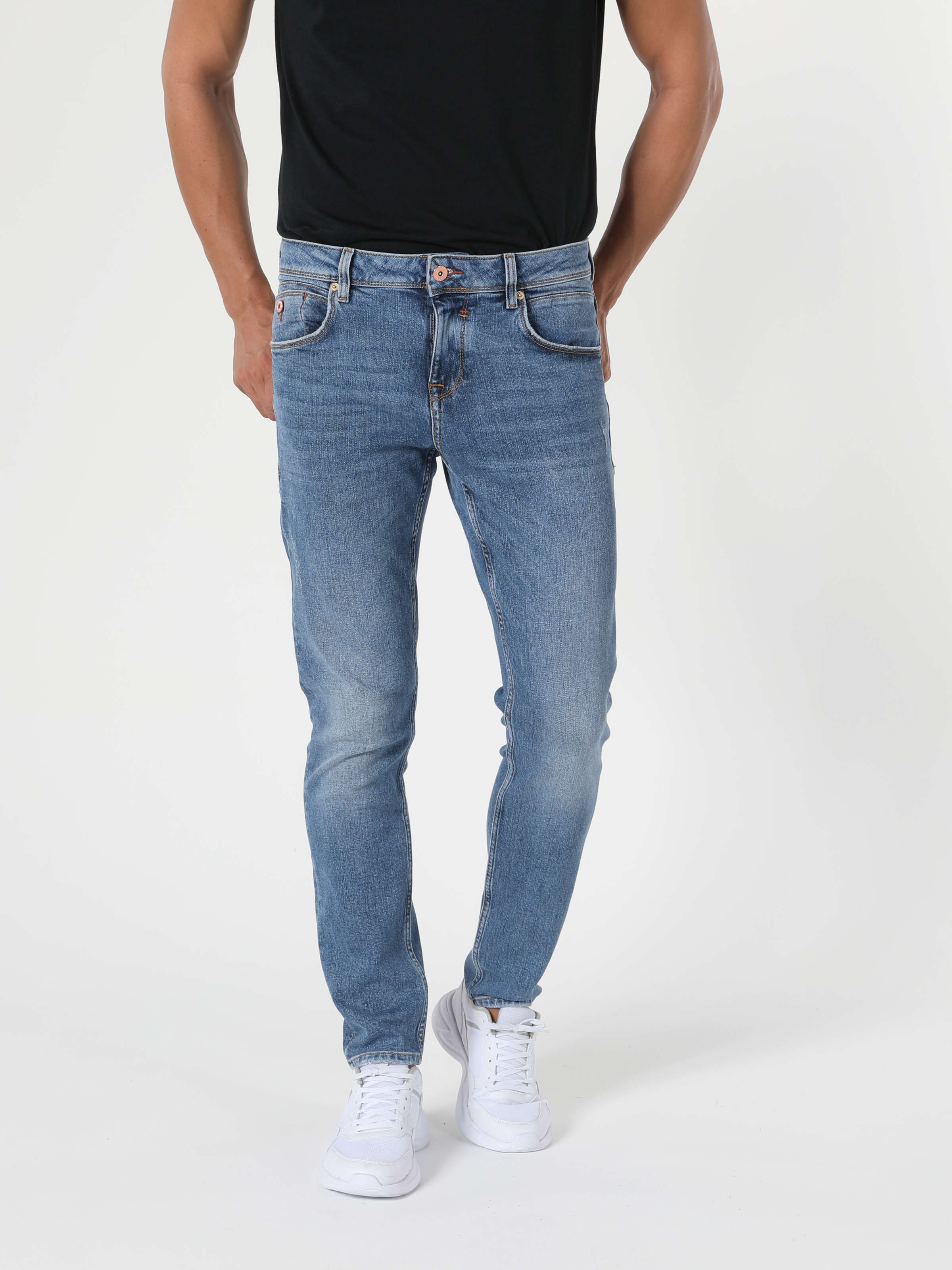 Afișați detalii pentru Pantaloni De Barbati Denim Straight Fit 044 Karl