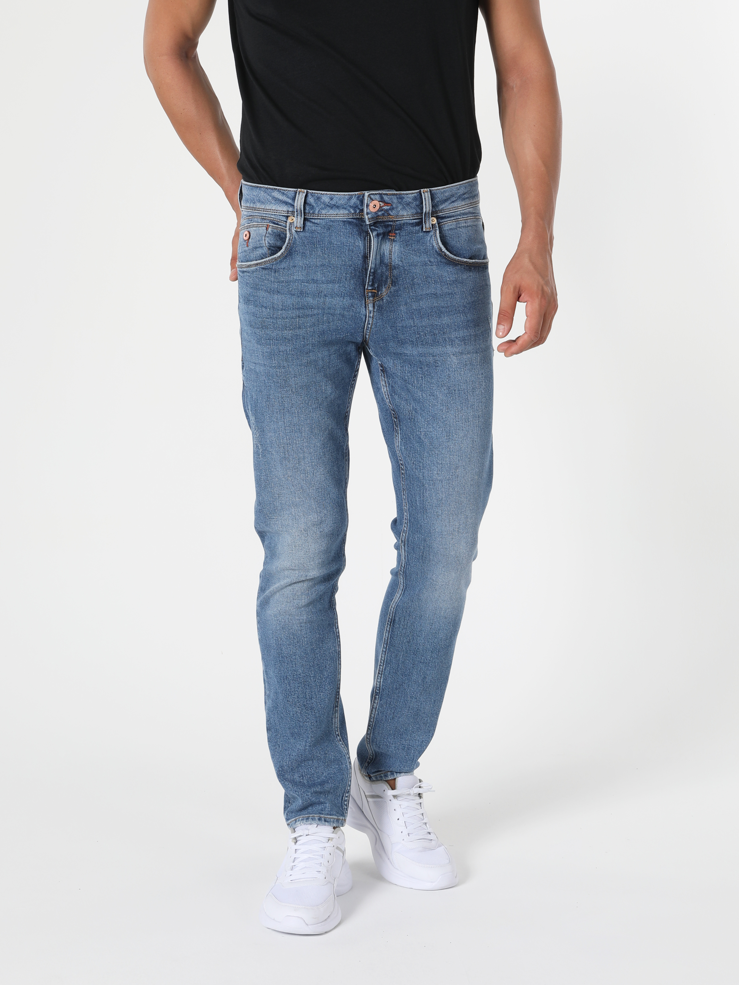 Afișați detalii pentru Pantaloni De Barbati Denim Straight Fit 044 Karl