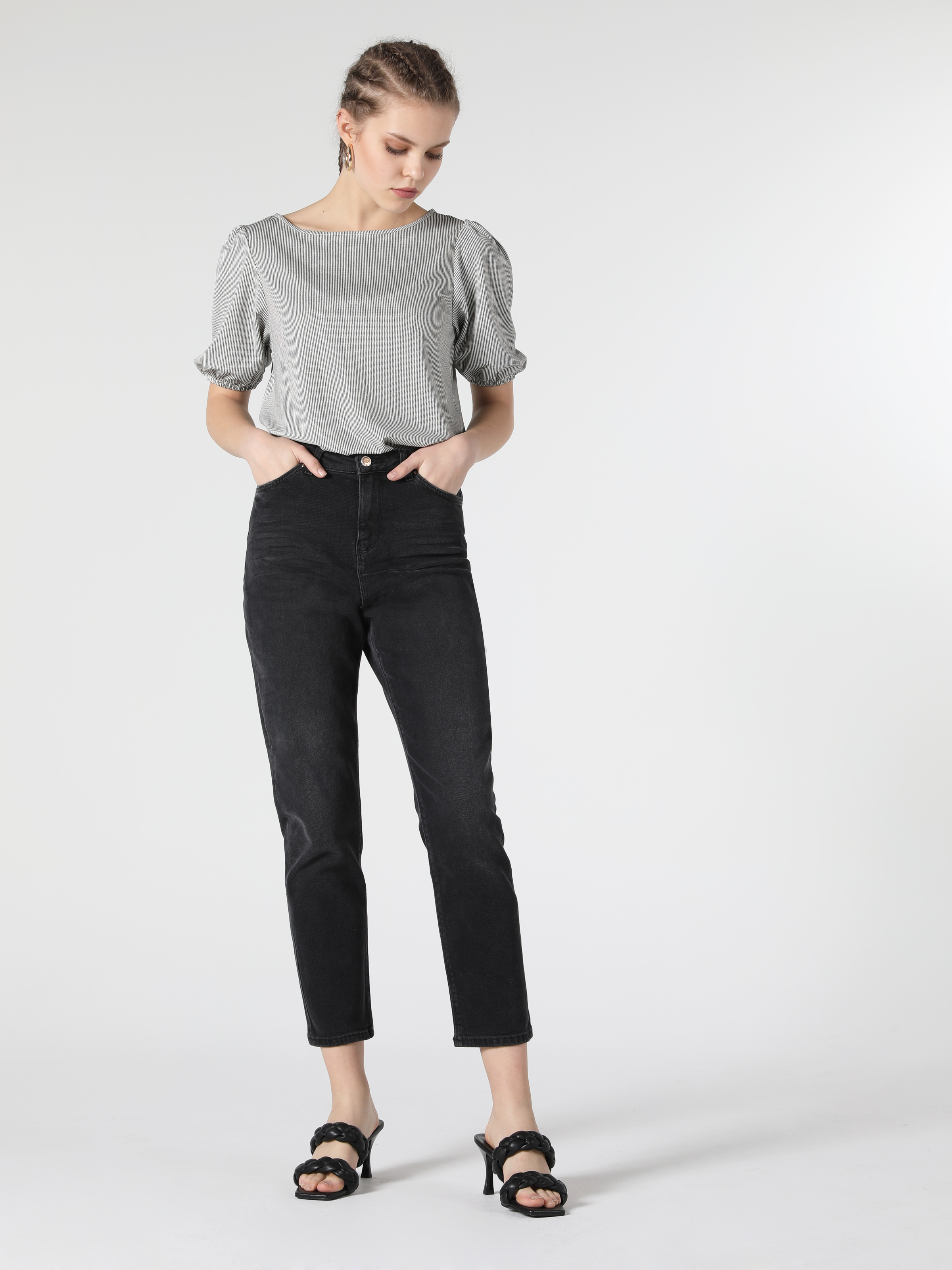 Afișați detalii pentru Pantaloni De Dama Denim Crop Mom Fit 883 Roxy Cl1056595