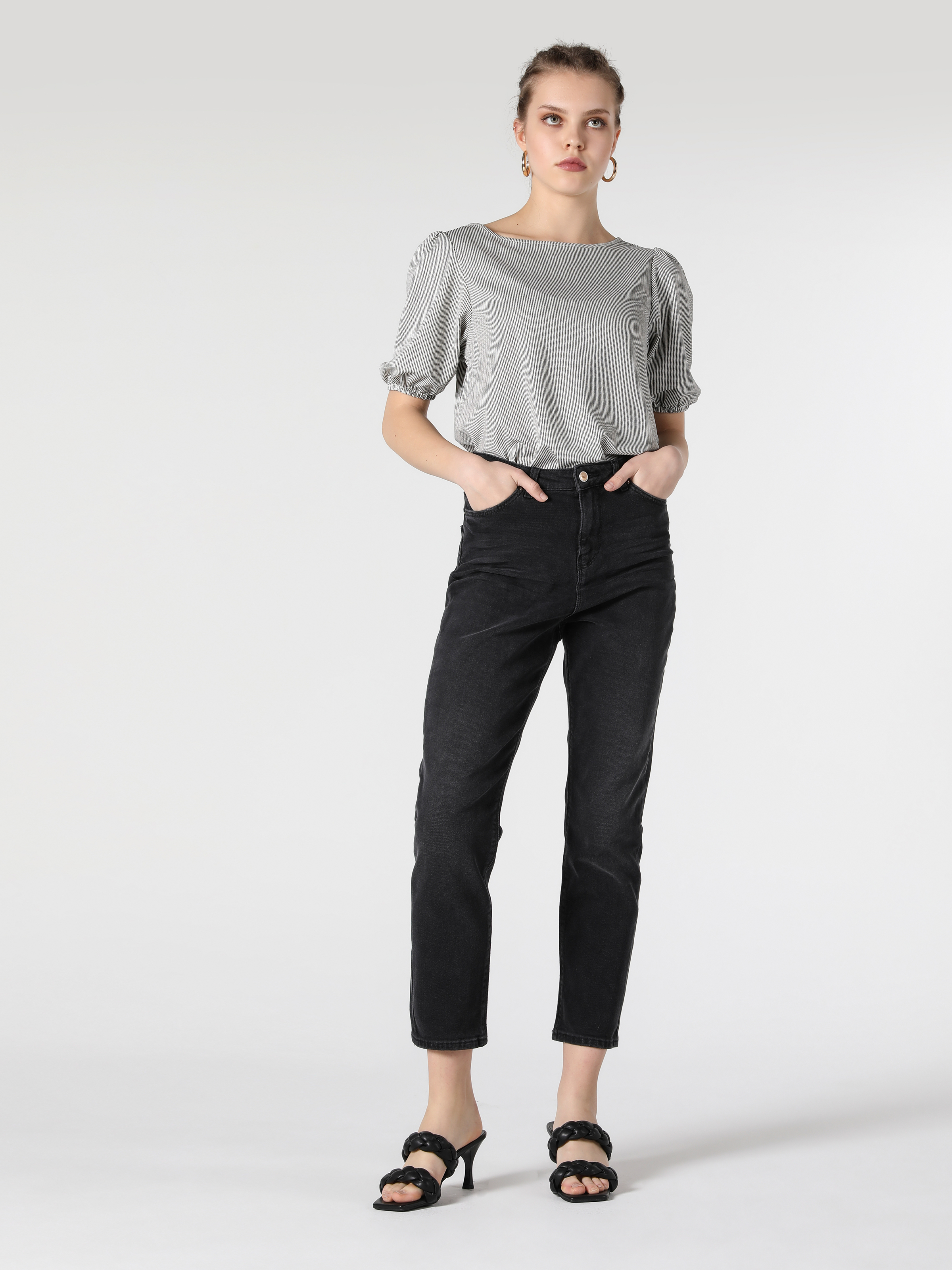 Afișați detalii pentru Pantaloni De Dama Denim Crop Mom Fit 883 Roxy Cl1056595