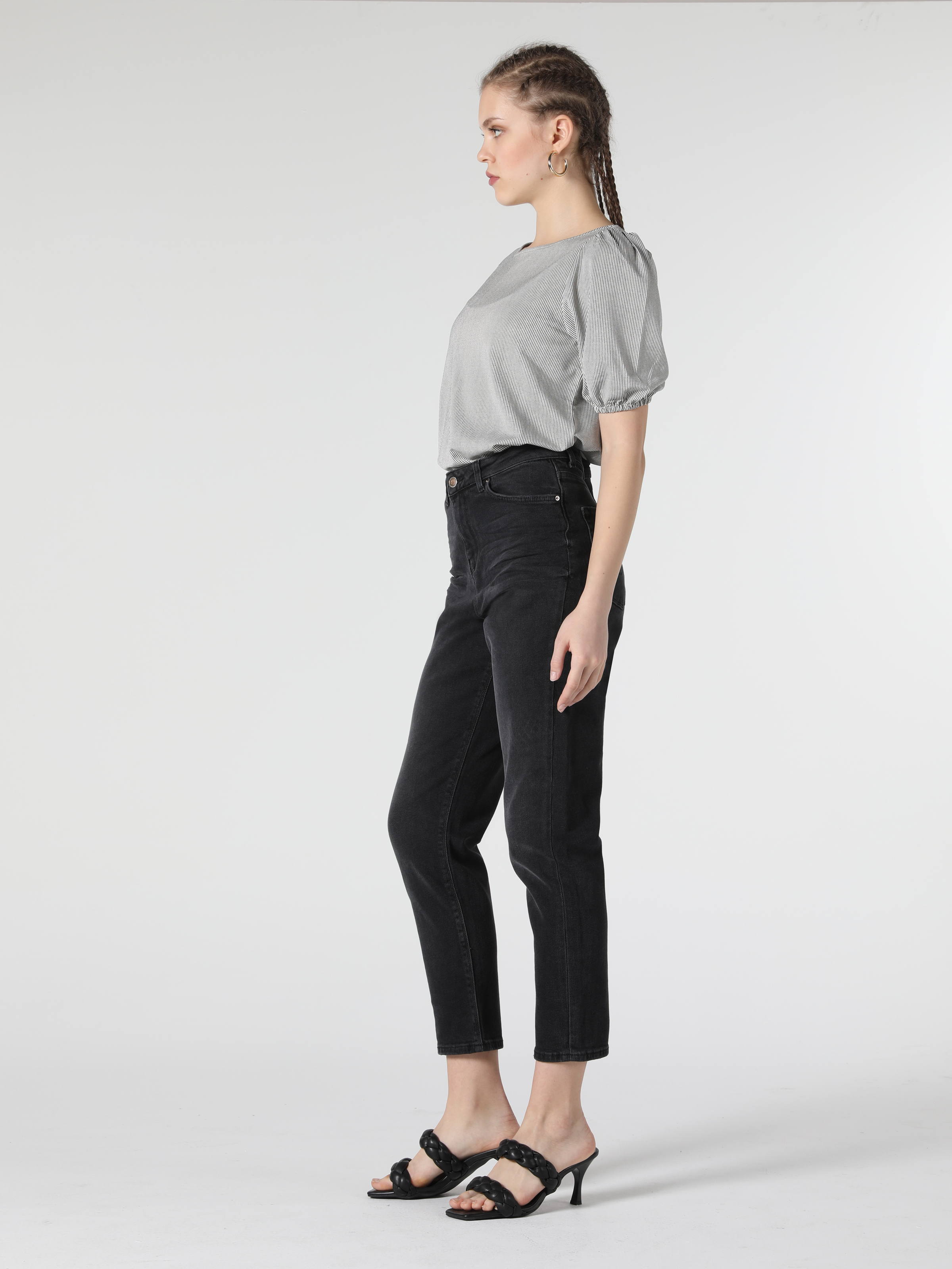 Afișați detalii pentru Pantaloni De Dama Denim Crop Mom Fit 883 Roxy Cl1056595