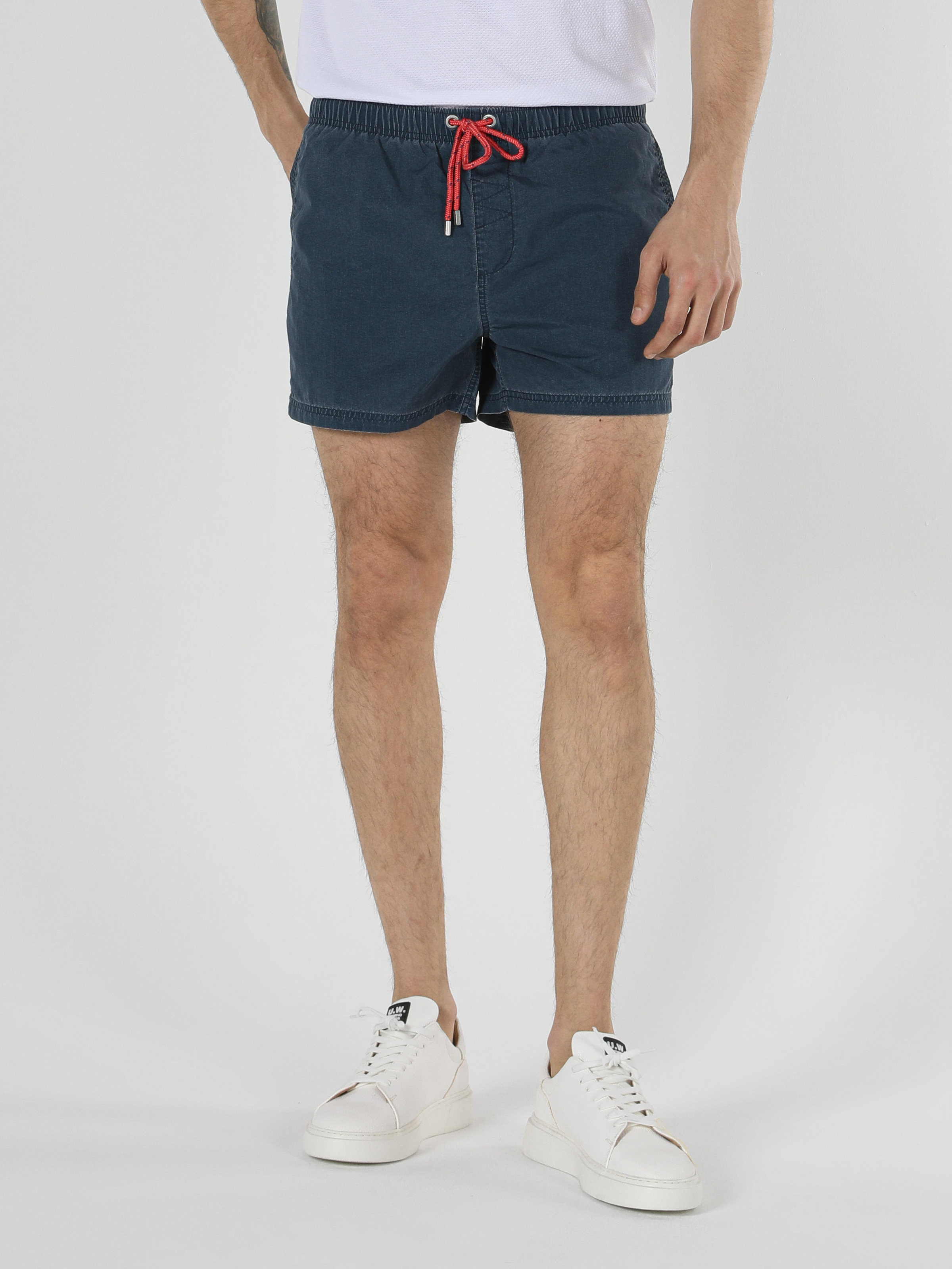 Afișați detalii pentru Short De Plaja De Barbati Albastru Slim Fit  CL1059536