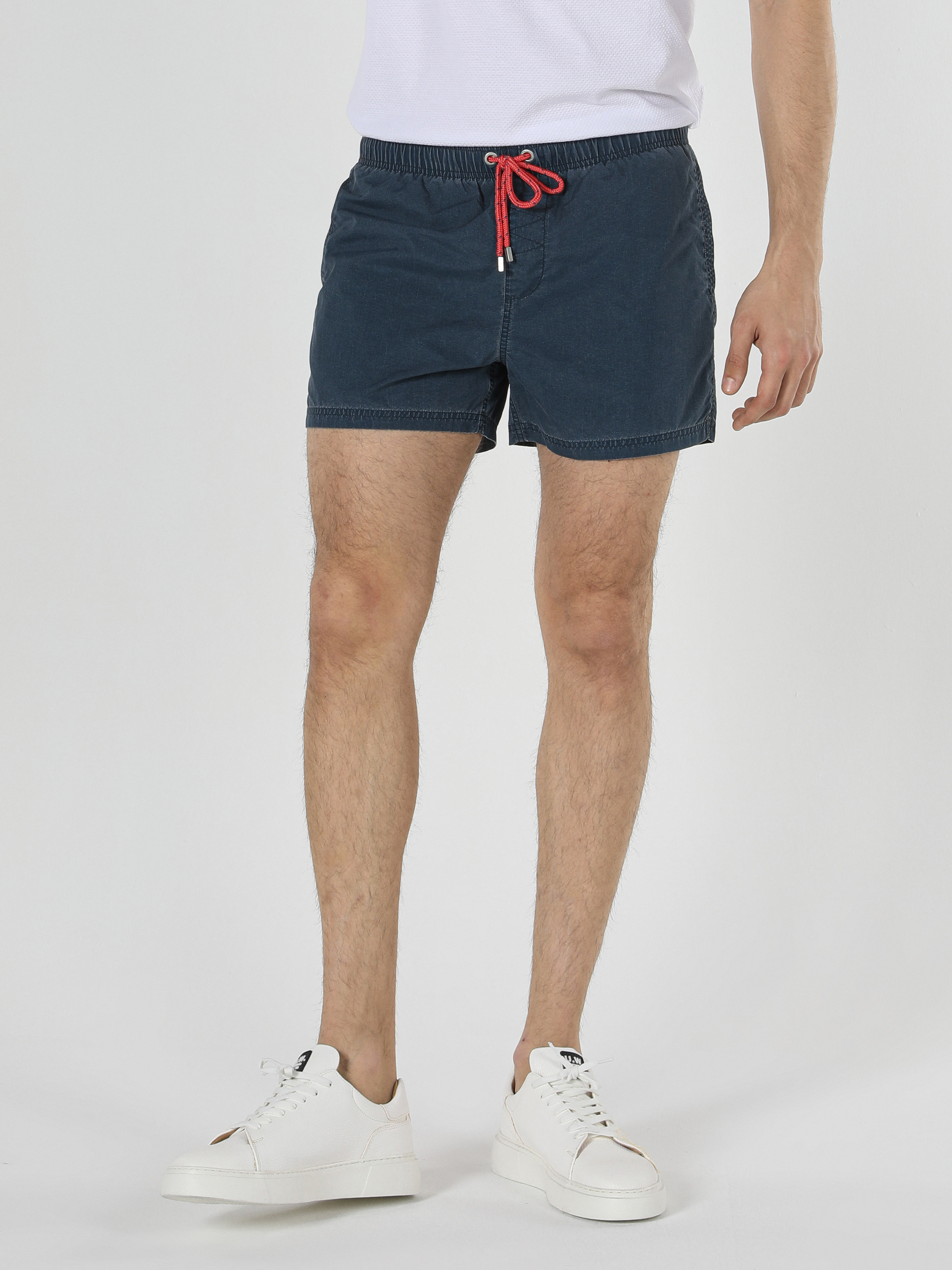 Afișați detalii pentru Short De Plaja De Barbati Albastru Slim Fit  CL1059536