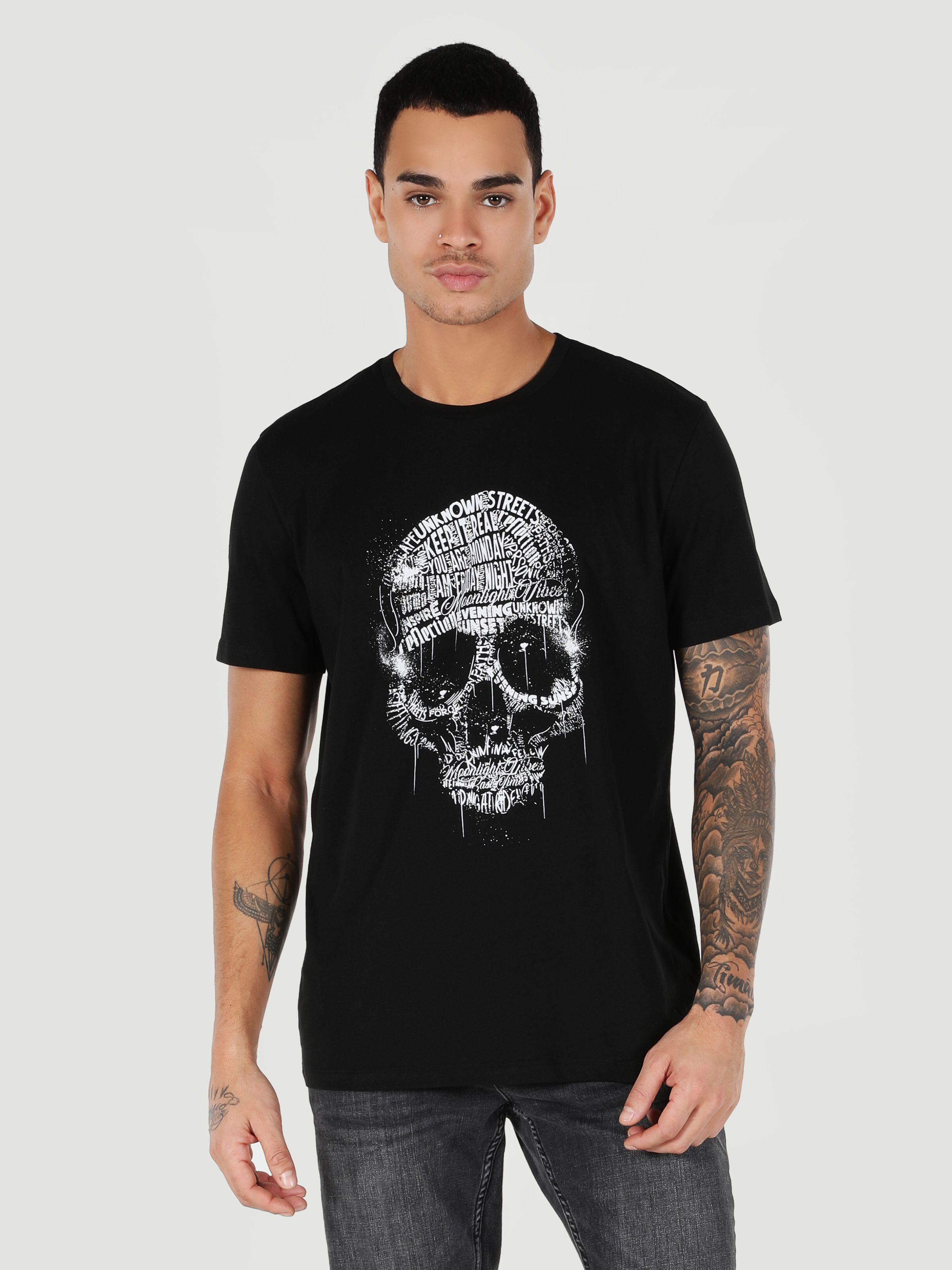 Afișați detalii pentru Regular Fit Round Neck Drept Bărbați Negru Tricou Cu Mânecă Scurtă