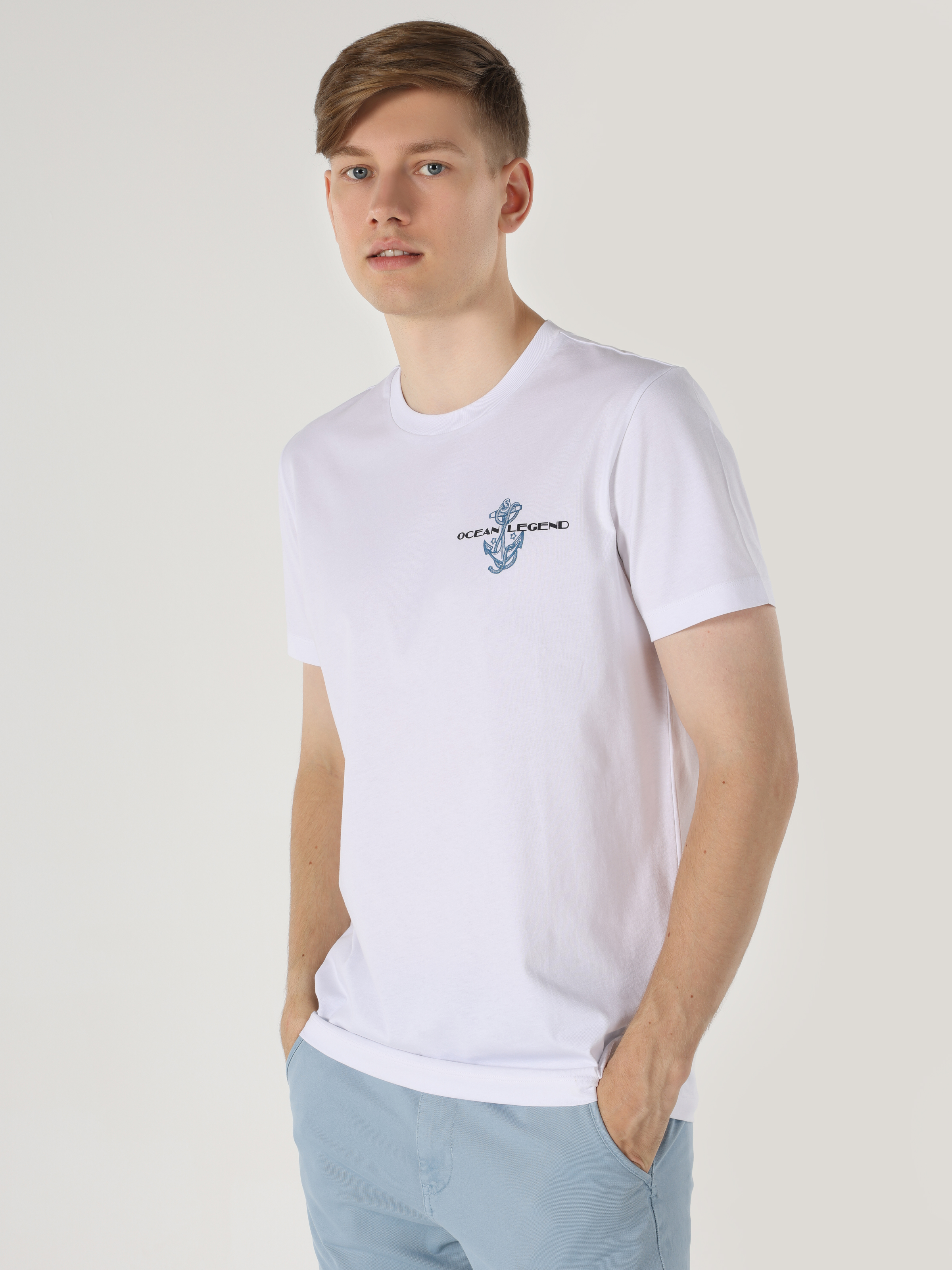 Afișați detalii pentru Regular Fit Round Neck Printed Tricou Alb Cu Mânecă Scurtă Pentru Bărbați