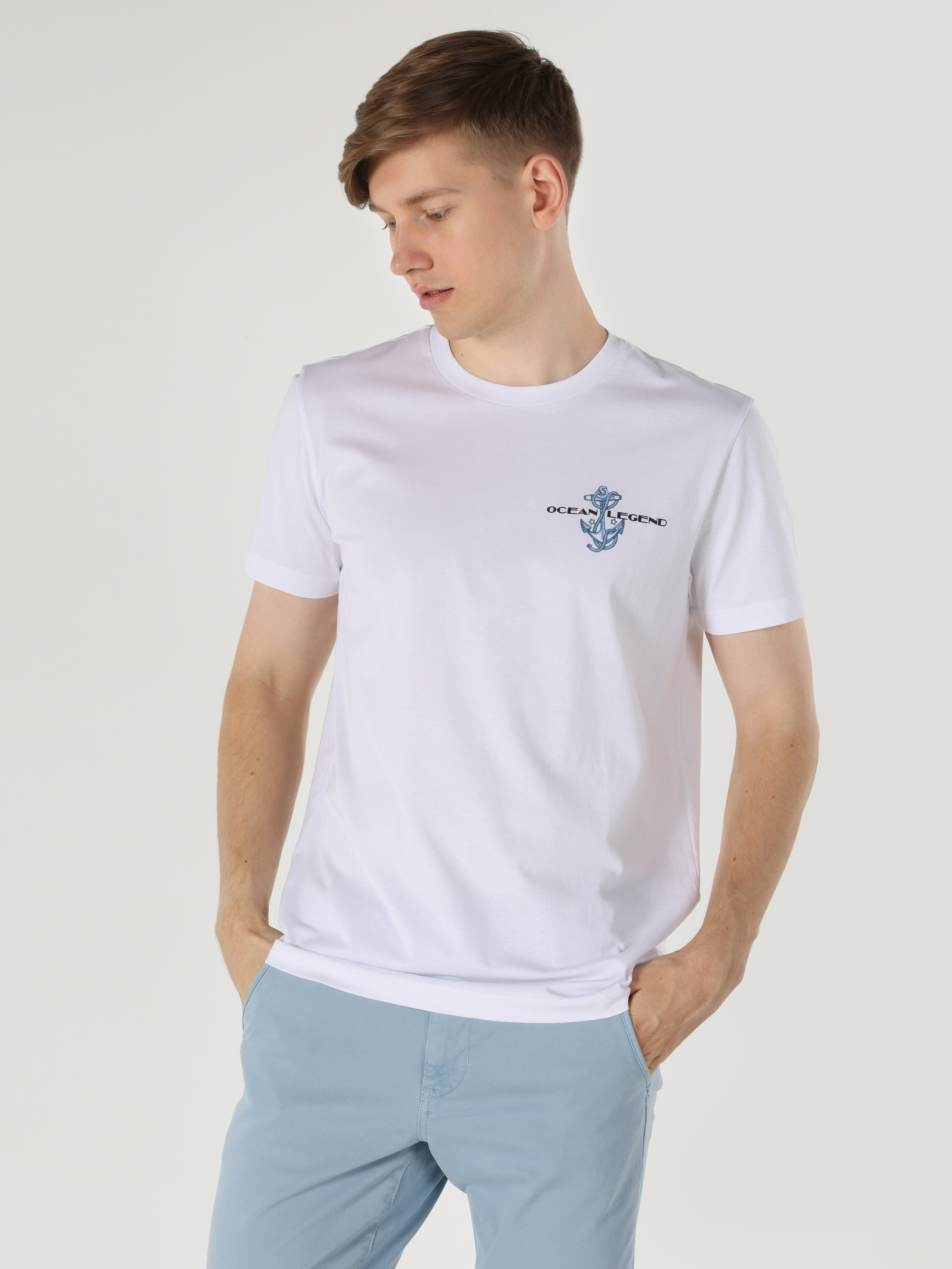 Afișați detalii pentru Regular Fit Round Neck Printed Tricou Alb Cu Mânecă Scurtă Pentru Bărbați