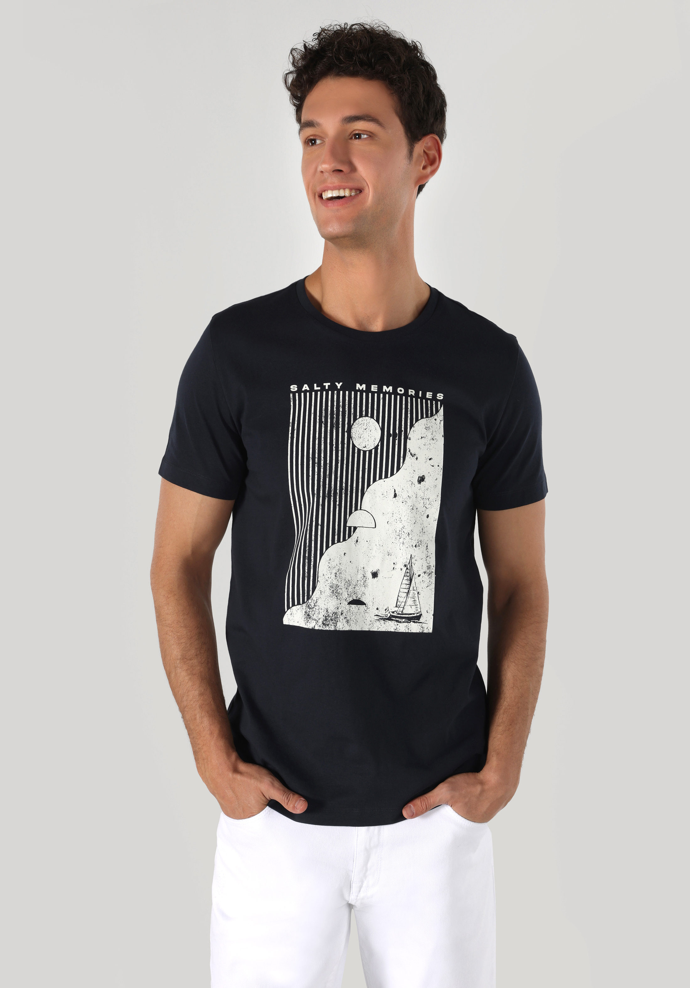 Afișați detalii pentru Regular Fit Round Neck Drept Bărbați Bleumarin Tricou Cu Mânecă Scurtă