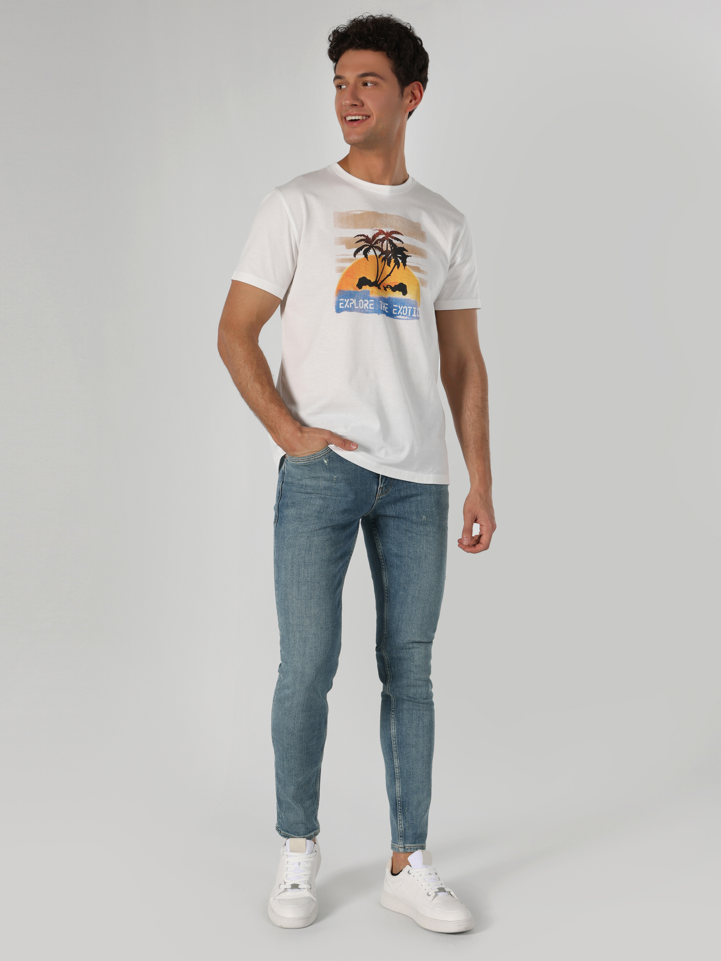 Afișați detalii pentru Regular Fit Round Neck Drept Bărbați Alb Mânecă Scurtă Tricou