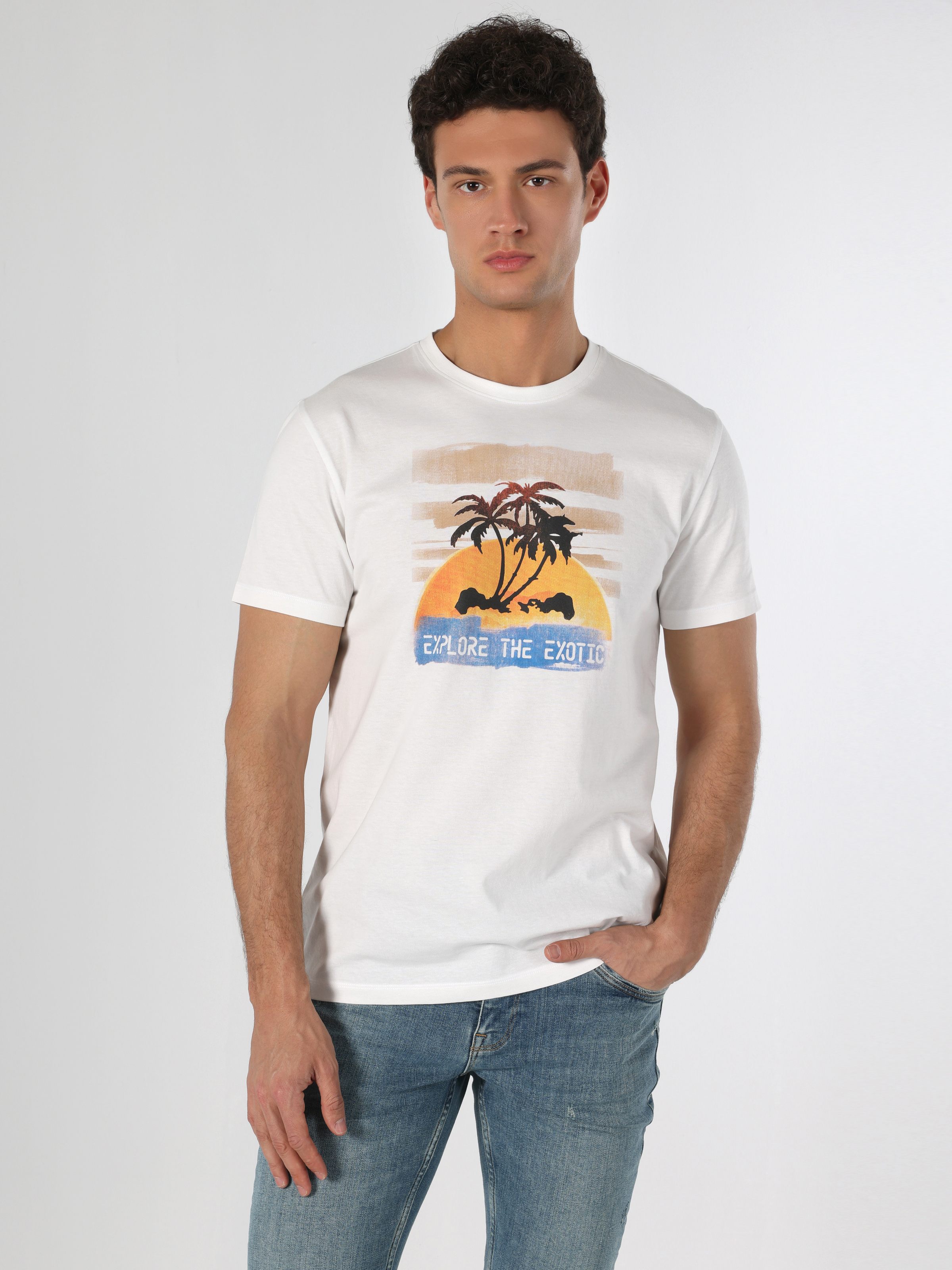 Afișați detalii pentru Regular Fit Round Neck Drept Bărbați Alb Mânecă Scurtă Tricou