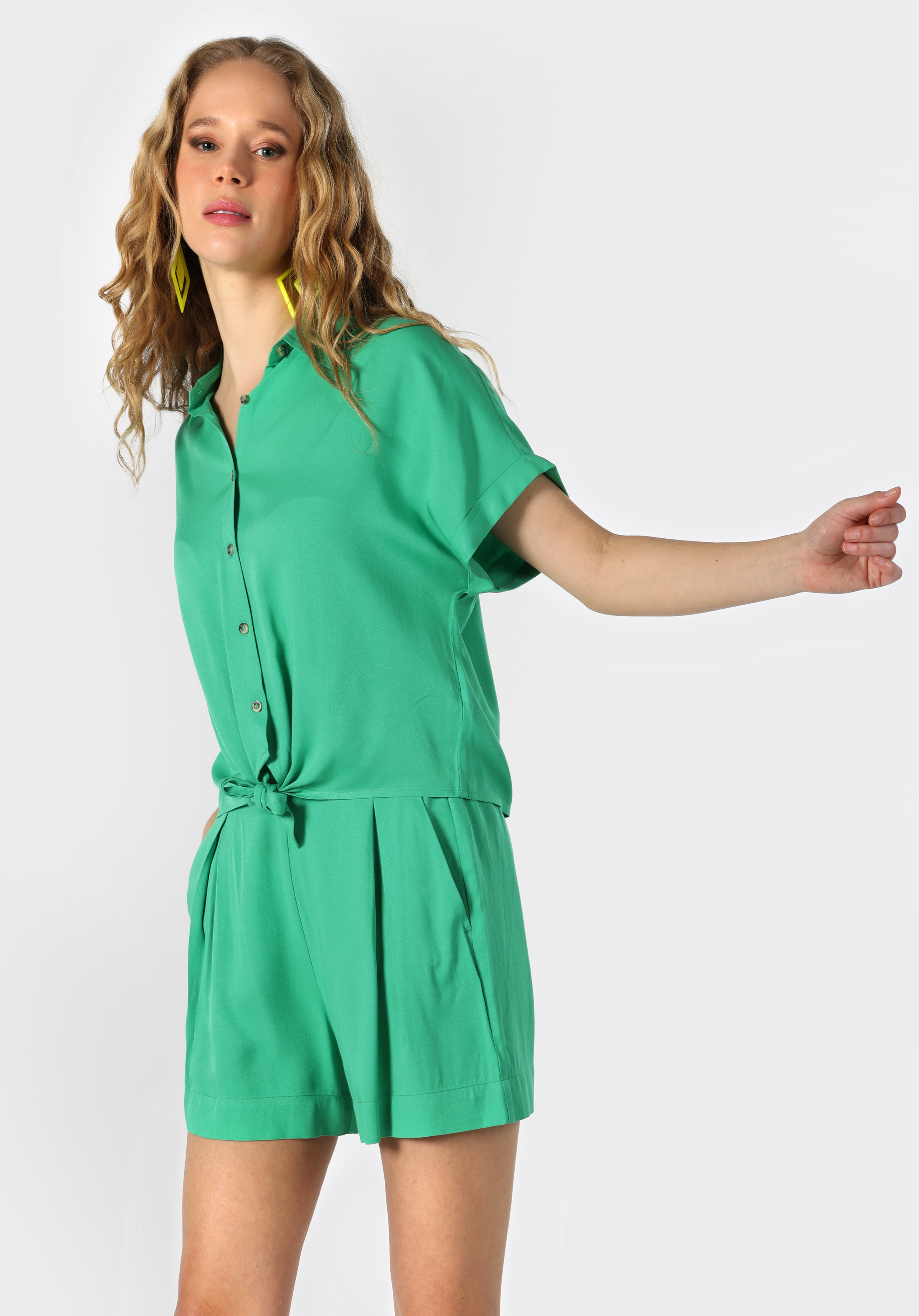 Afișați detalii pentru Cămașă Regular Fit Neck Cămașă Verde Cu Mânecă Scurtă Pentru Femei