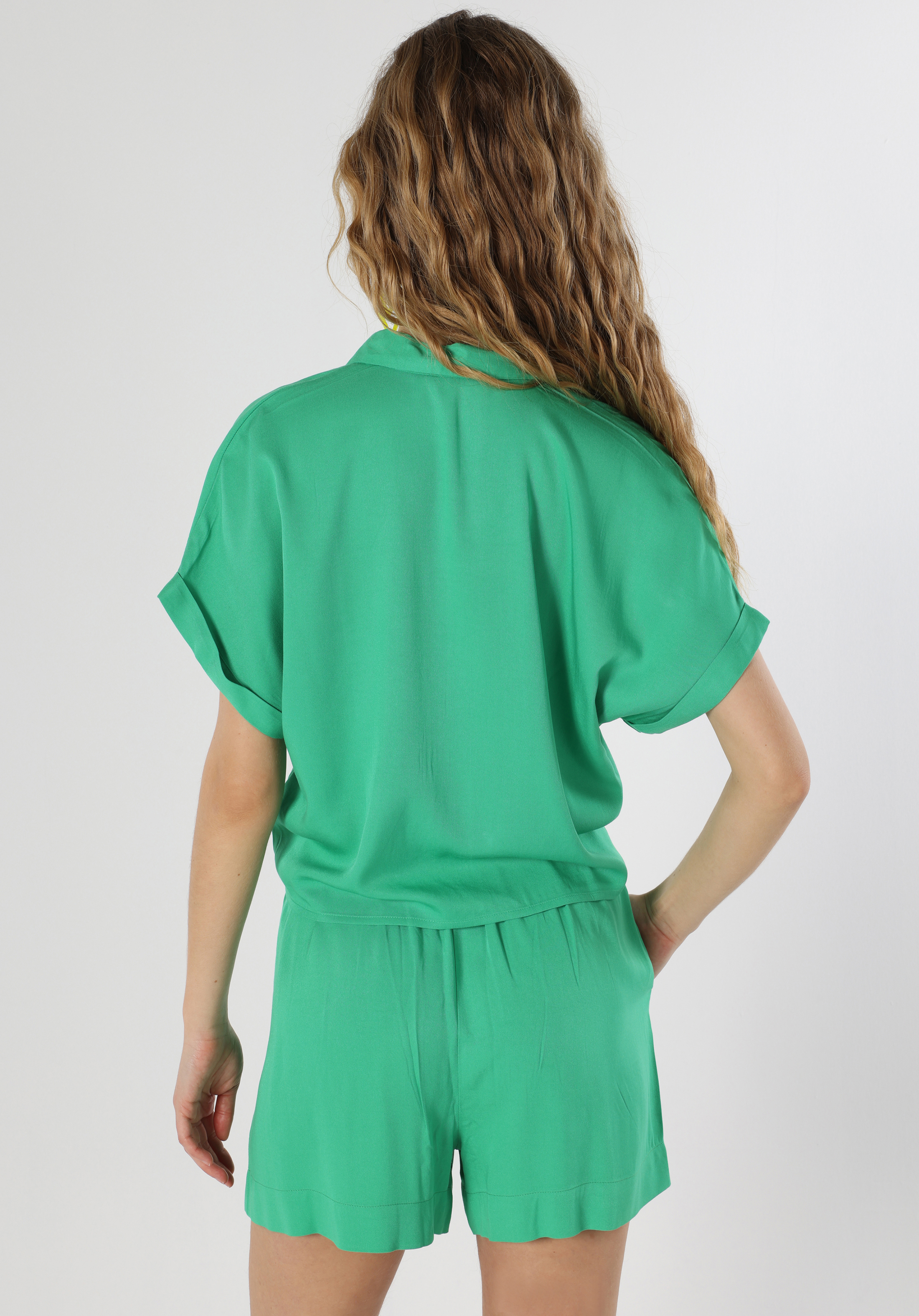 Afișați detalii pentru Cămașă Regular Fit Neck Cămașă Verde Cu Mânecă Scurtă Pentru Femei