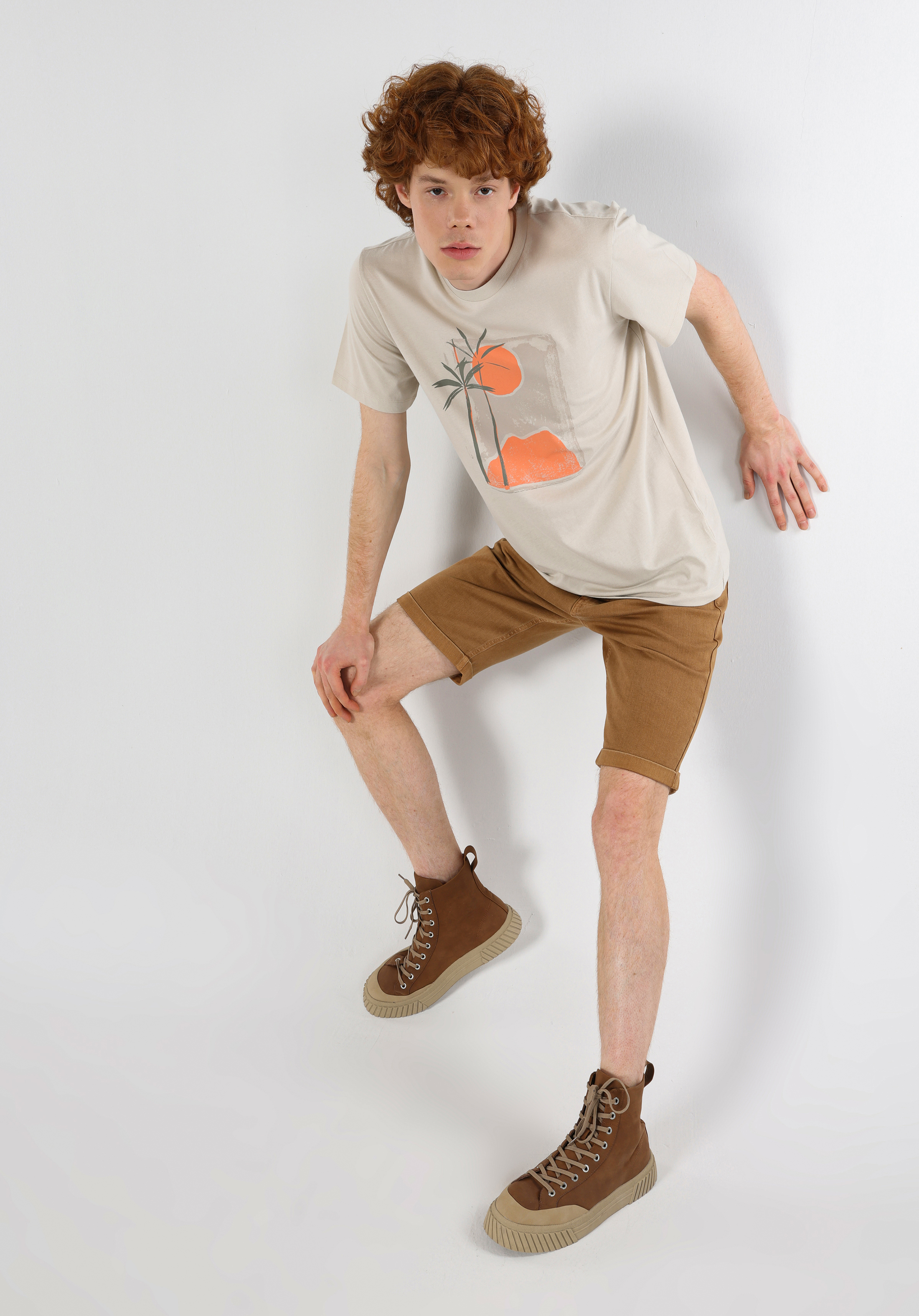 Afișați detalii pentru Regular Fit Round Neck Drept Bărbați Bej Tricou Cu Mânecă Scurtă
