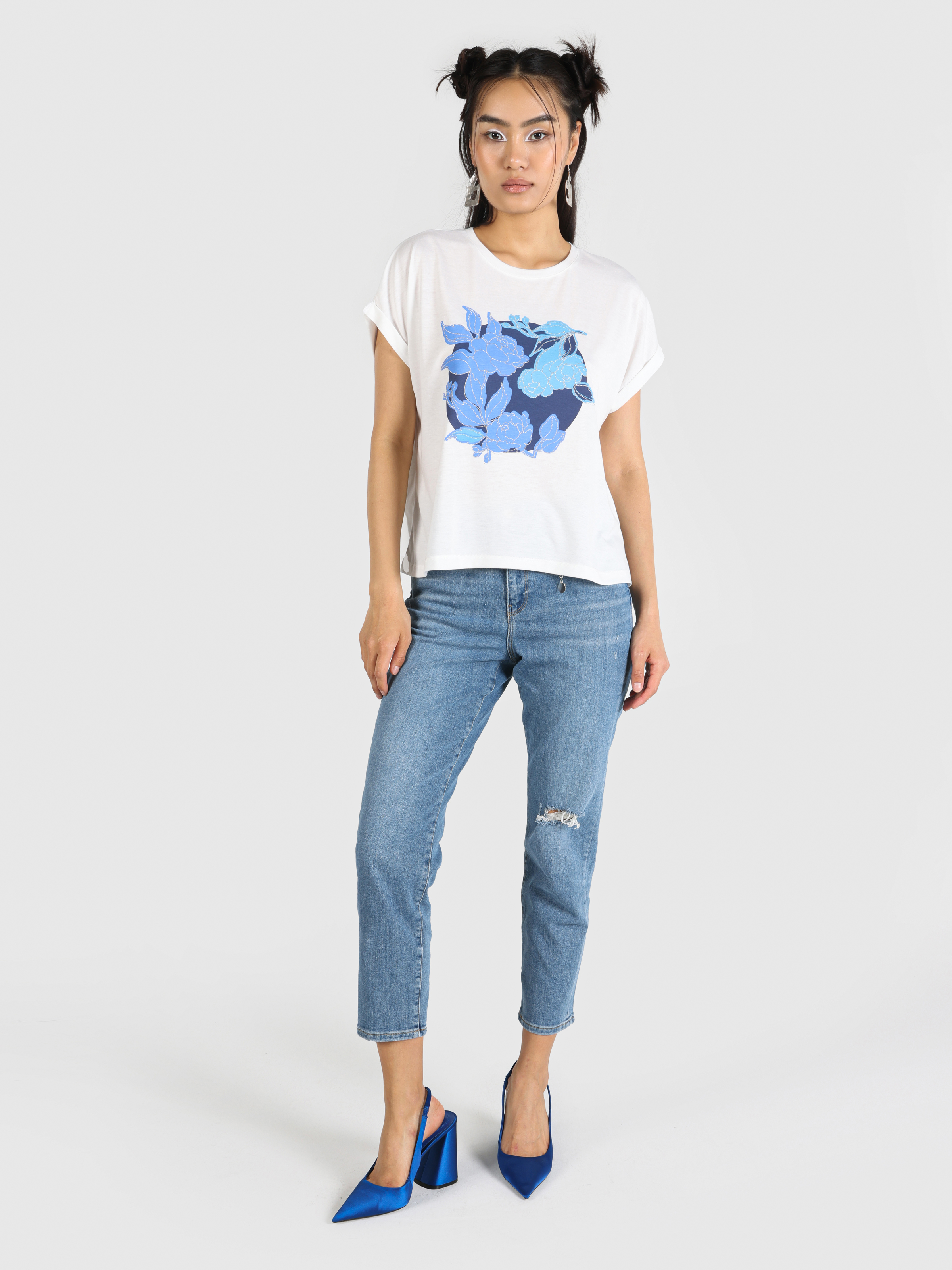 Afișați detalii pentru Regular Fit Round Neck Tricou Alb Cu Mânecă Scurtă Pentru Femei