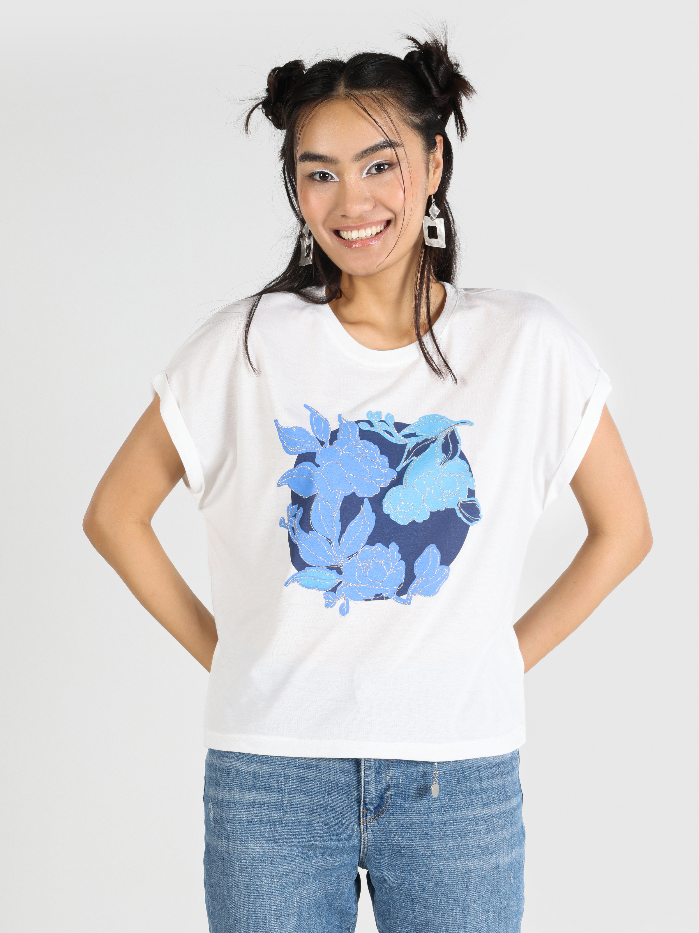 Afișați detalii pentru Regular Fit Round Neck Tricou Alb Cu Mânecă Scurtă Pentru Femei
