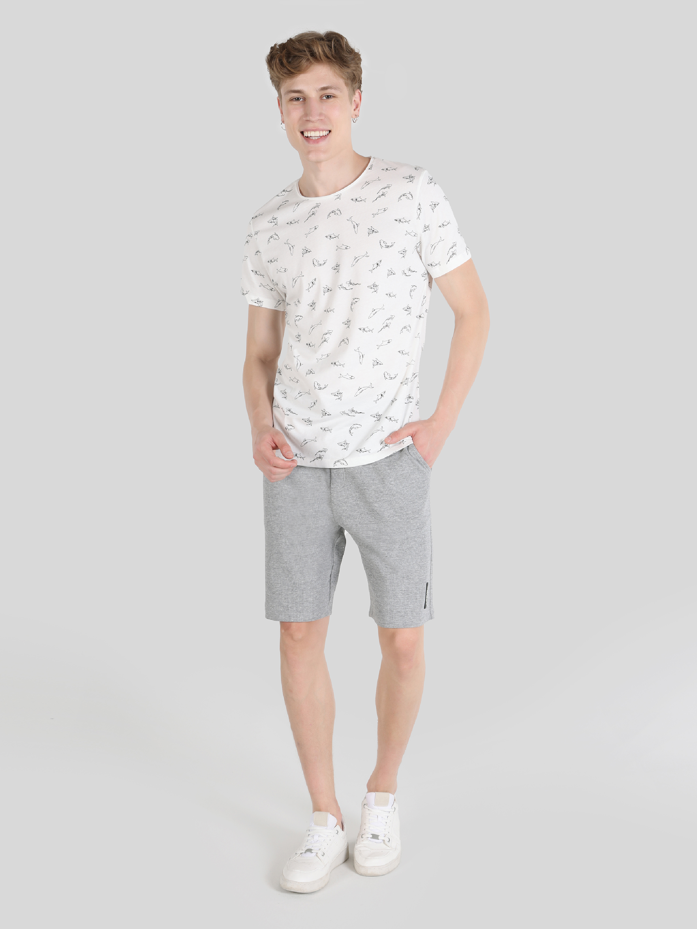 Afișați detalii pentru Regular Fit Round Neck Printed Tricou Alb Cu Mânecă Scurtă Pentru Bărbați