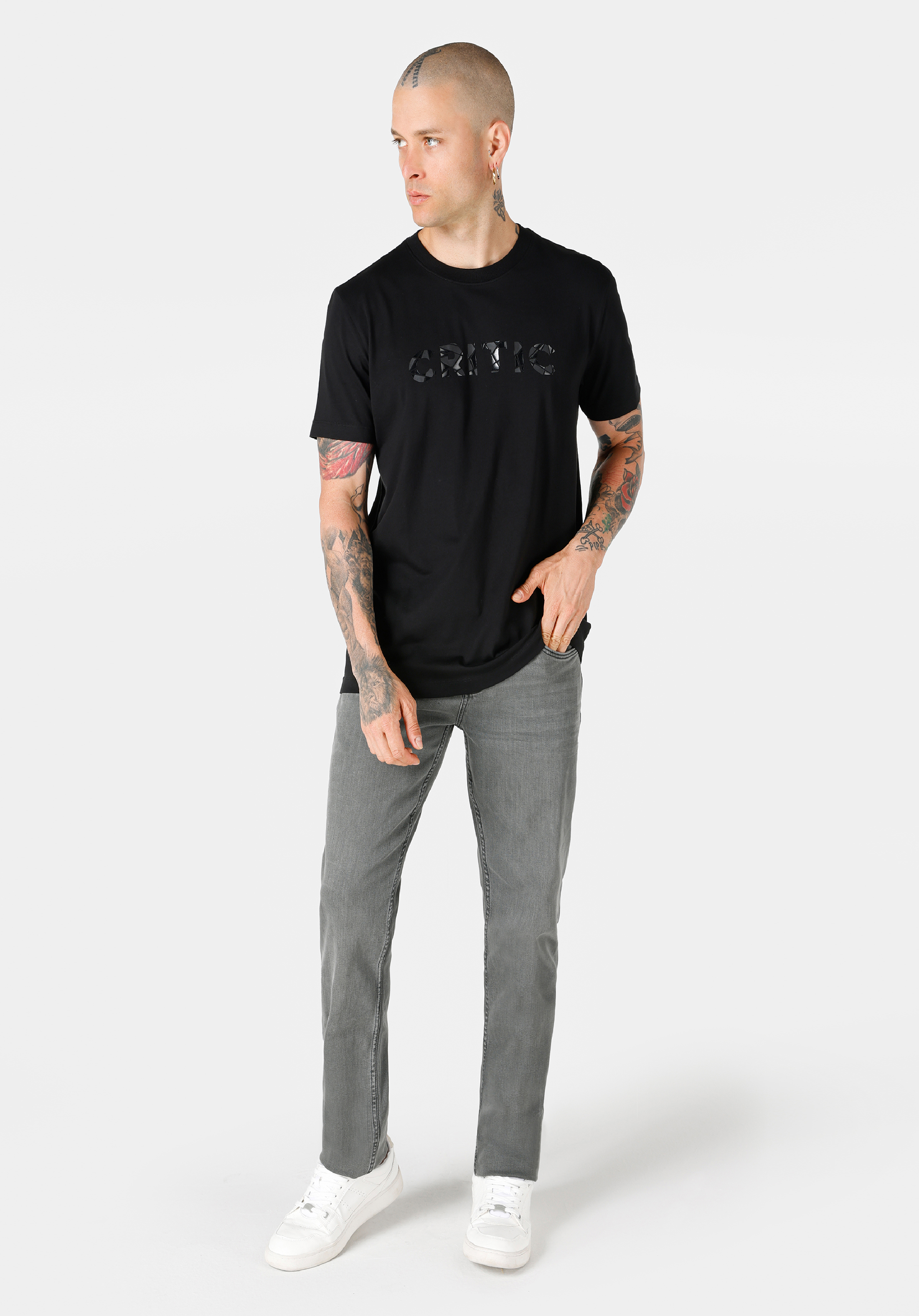 Afișați detalii pentru Tricou Negru Cu Mânecă Scurtă Pentru Bărbați Cu Gât Rotund Regular Fit