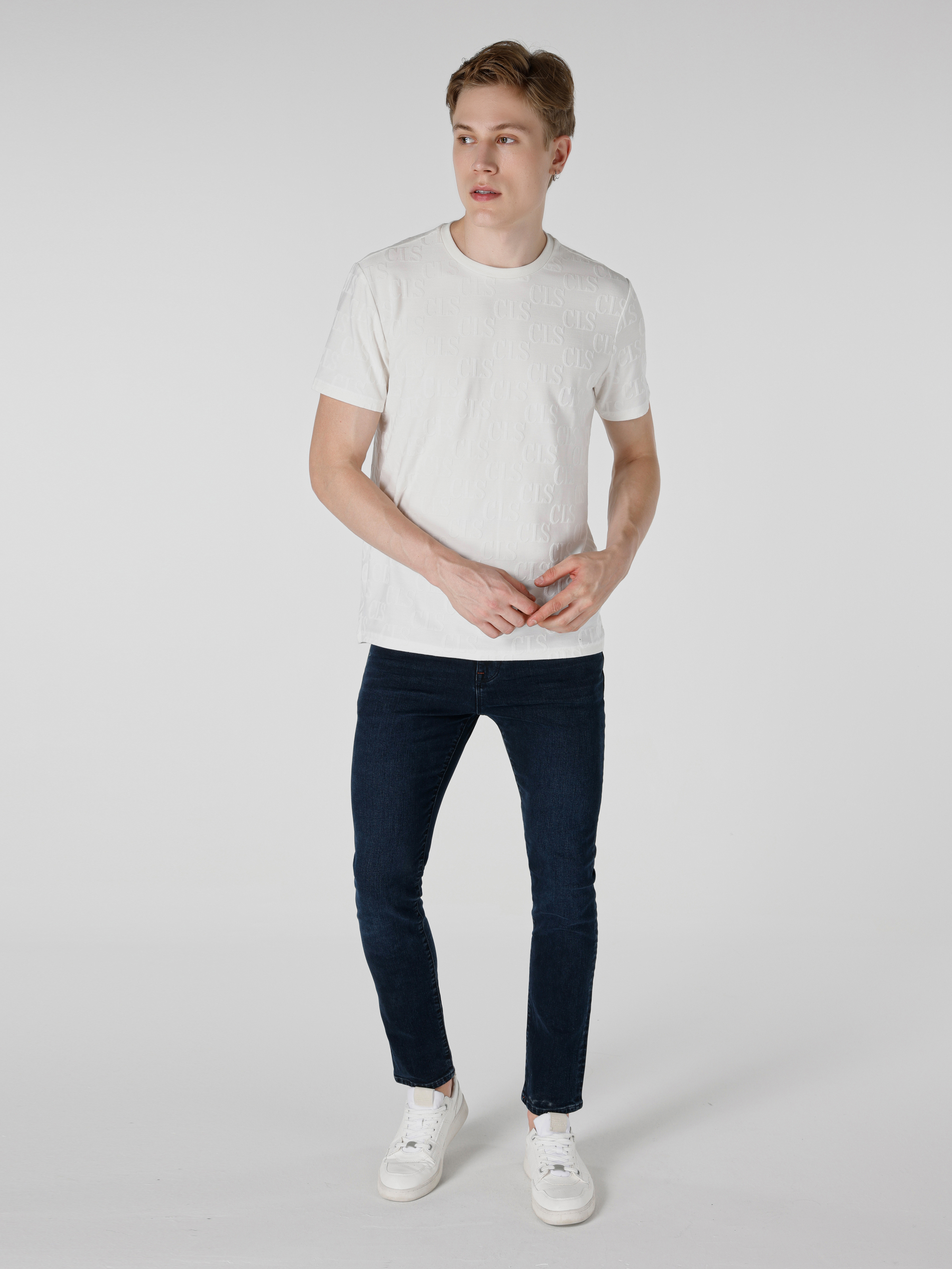 Afișați detalii pentru Regular Fit Round Neck Bărbați Alb Tricou Cu Mânecă Scurtă