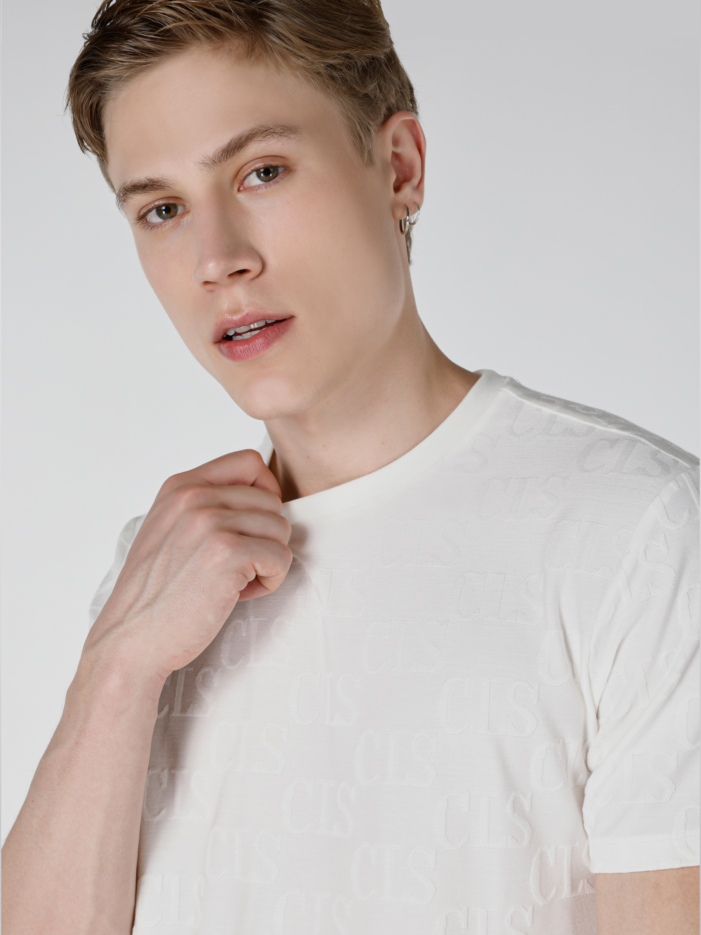 Afișați detalii pentru Regular Fit Round Neck Bărbați Alb Tricou Cu Mânecă Scurtă